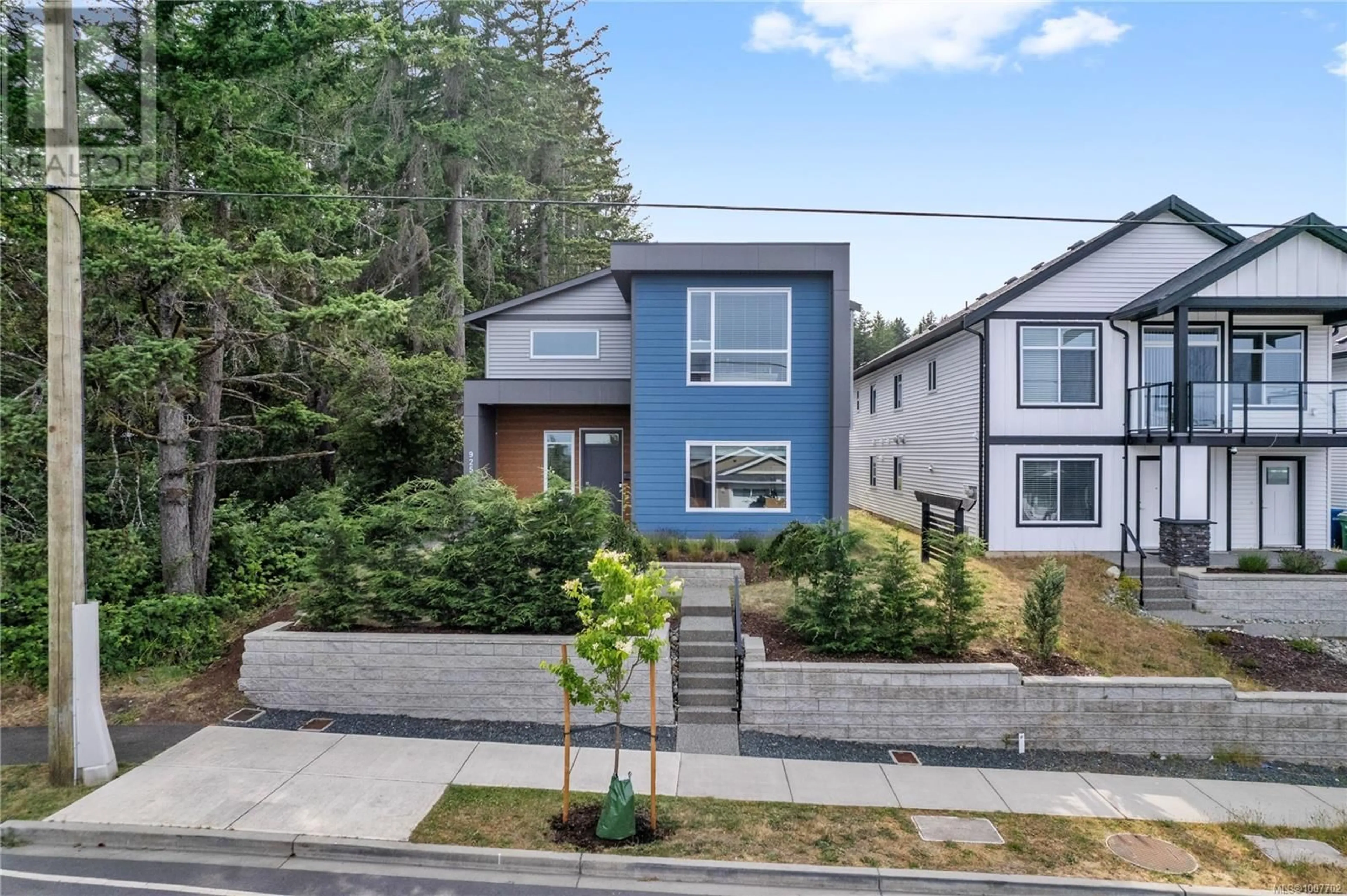 Home with brick exterior material, street for 925 HOWARD AVENUE, Nanaimo British Columbia V9R3T4