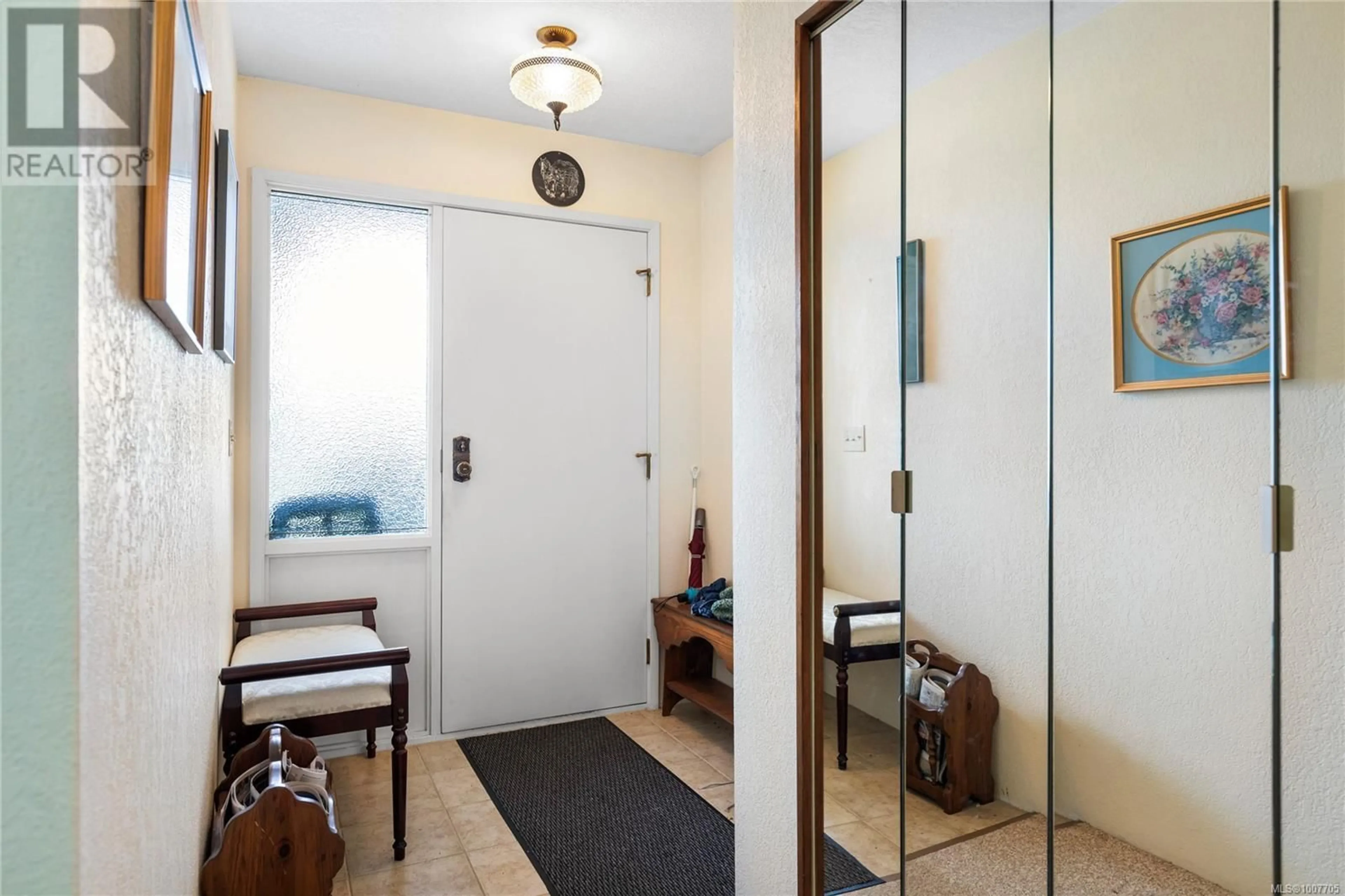 Indoor entryway for 191 MCKINNON STREET, Parksville British Columbia V9P1J2