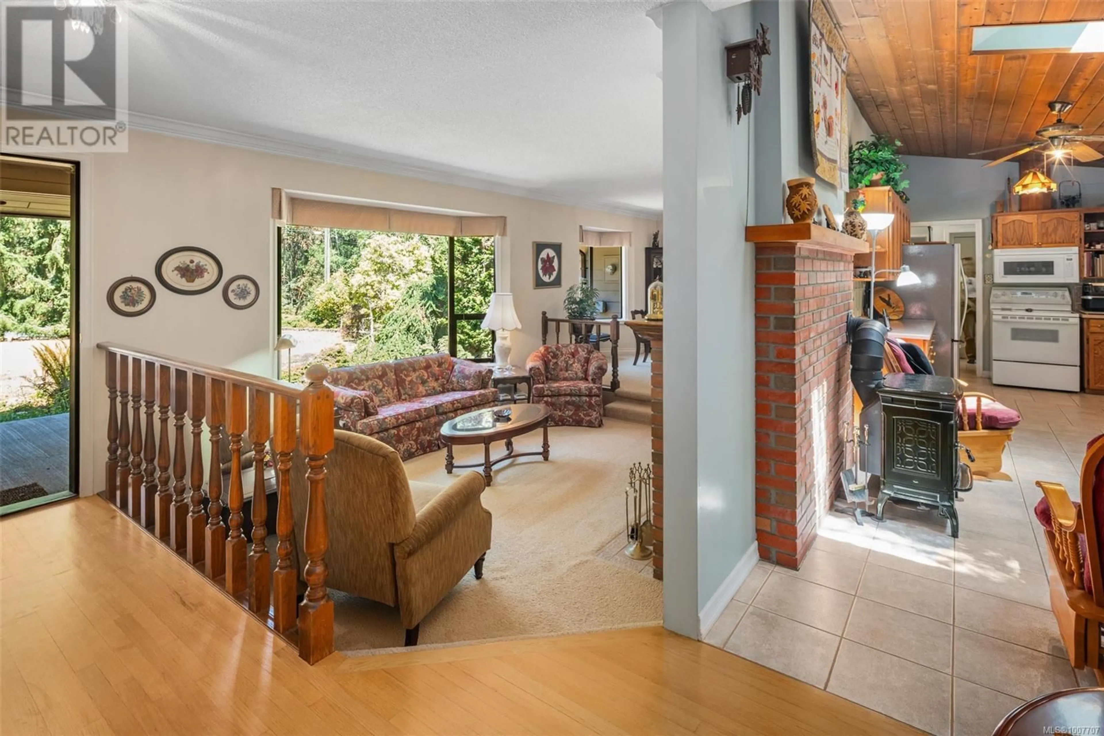 Indoor foyer for 765 WOODCREEK DRIVE, North Saanich British Columbia V8L5K4