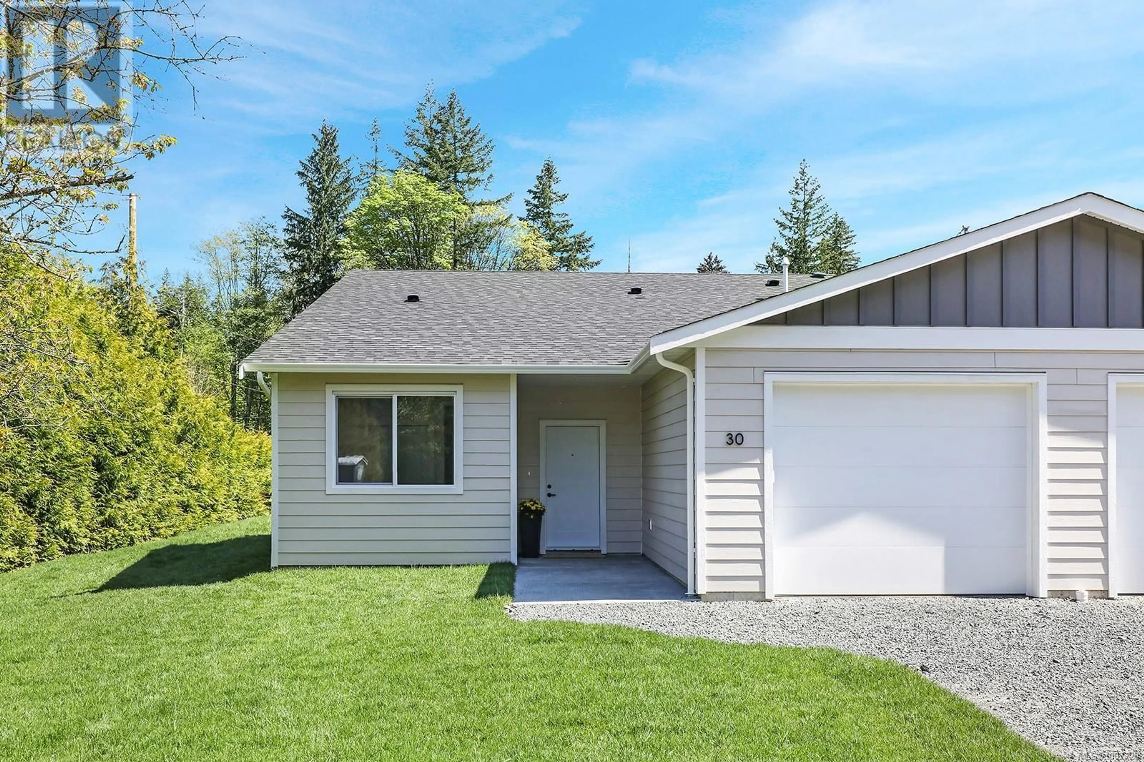 Home with vinyl exterior material, street for 1 - 1505 CROATION ROAD, Campbell River British Columbia V9W3T4