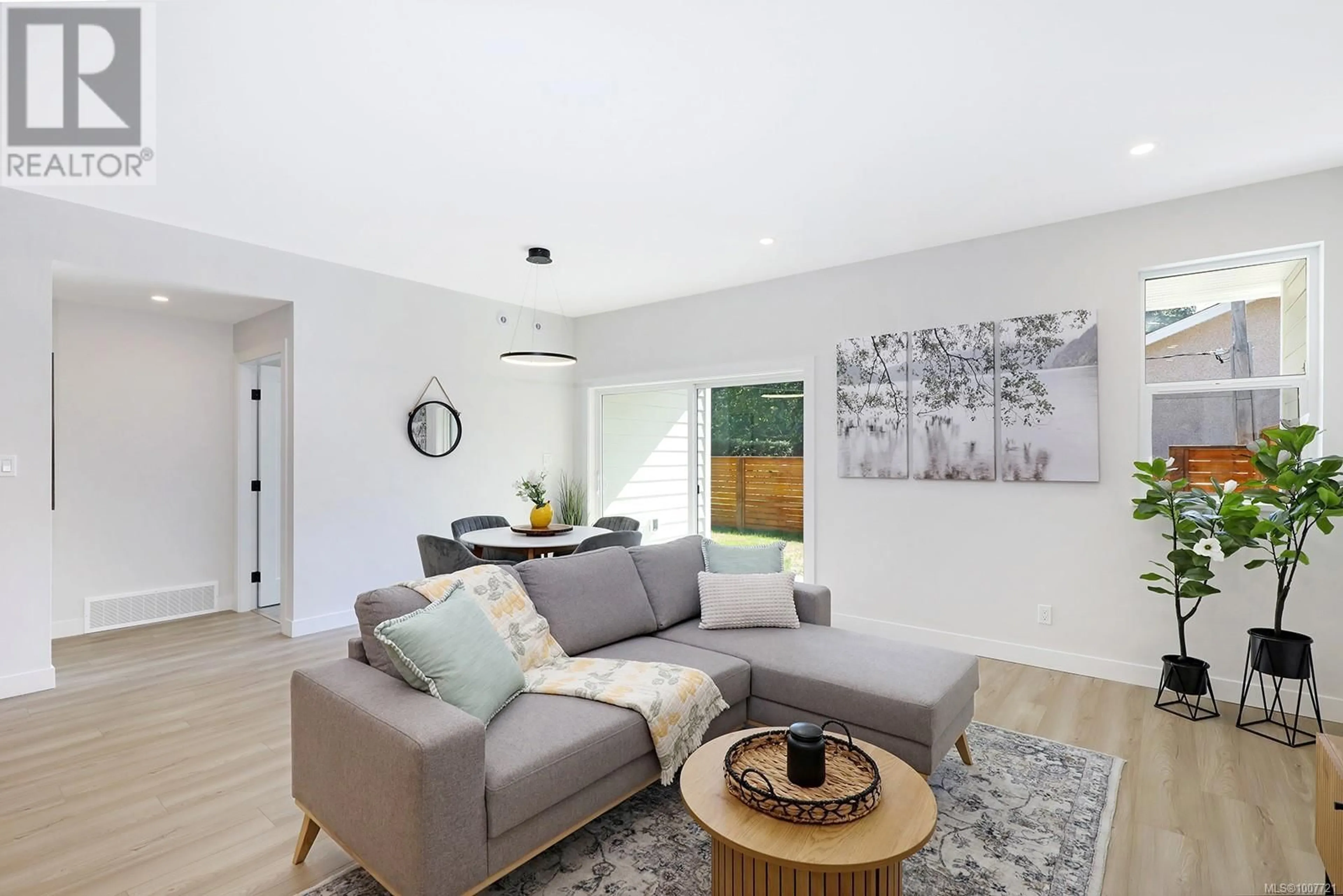 Living room with furniture, unknown for 25 - 1505 CROATION ROAD, Campbell River British Columbia V9W3T4