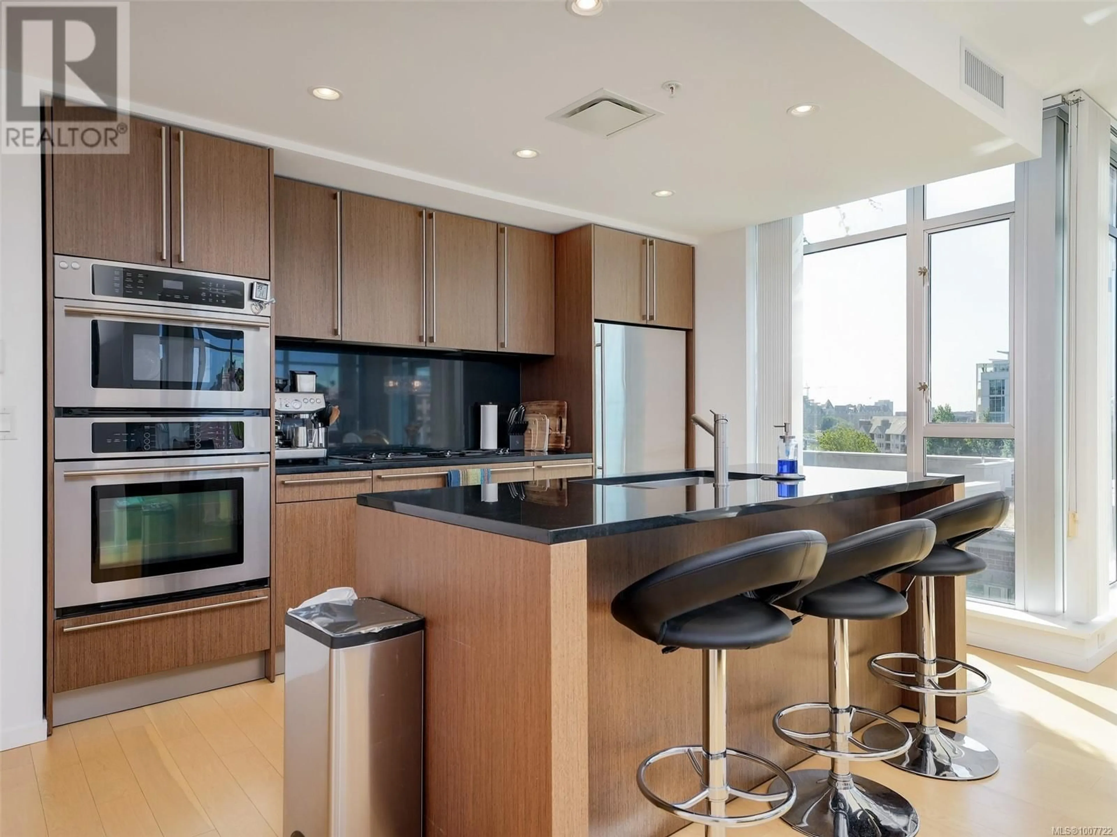 Contemporary kitchen, unknown for 206 - 100 SAGHALIE ROAD, Victoria British Columbia V9A0A1