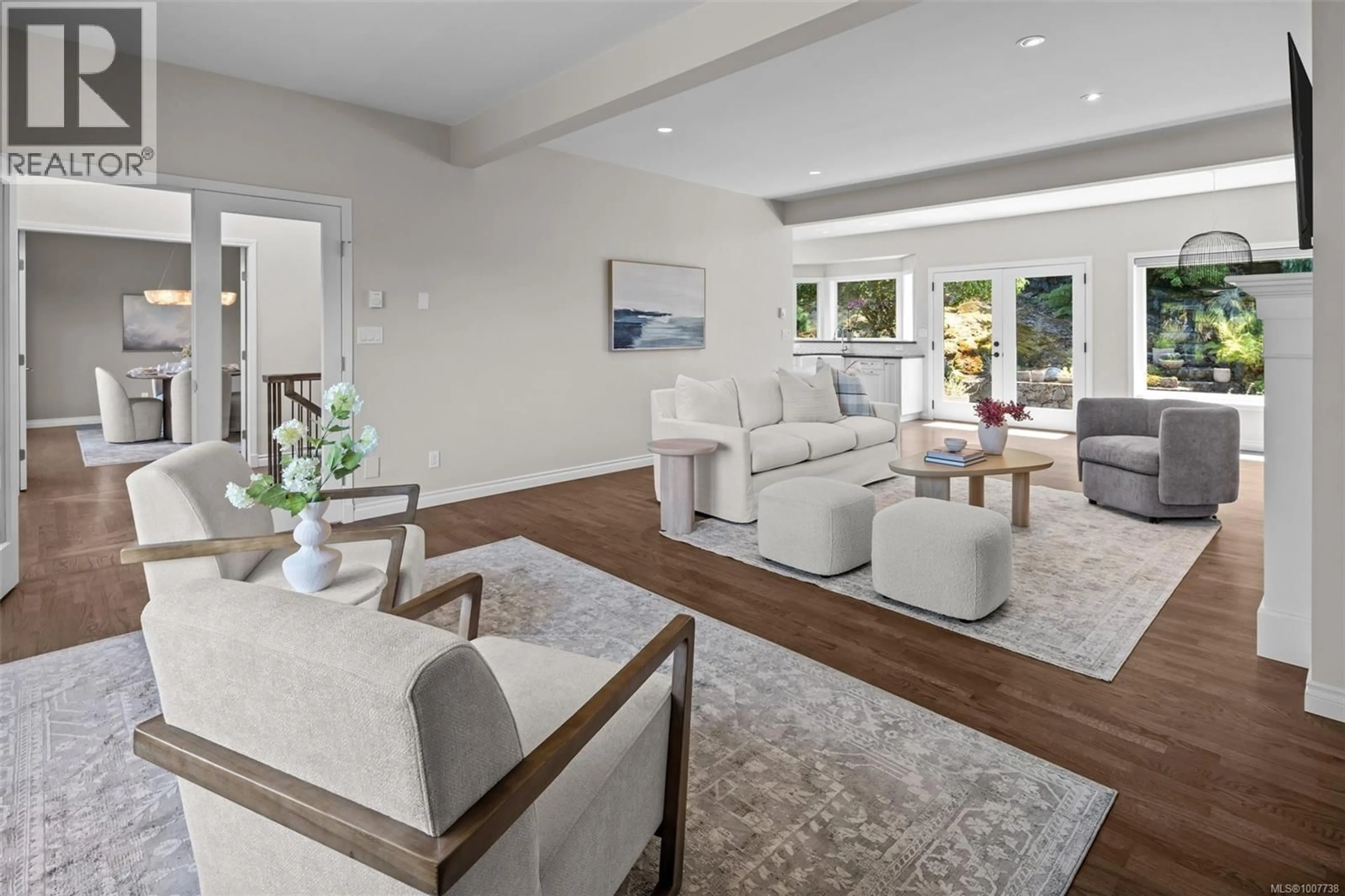 Living room with furniture, unknown for 1091 TOTEMWOOD LANE, Saanich British Columbia V8X5E3