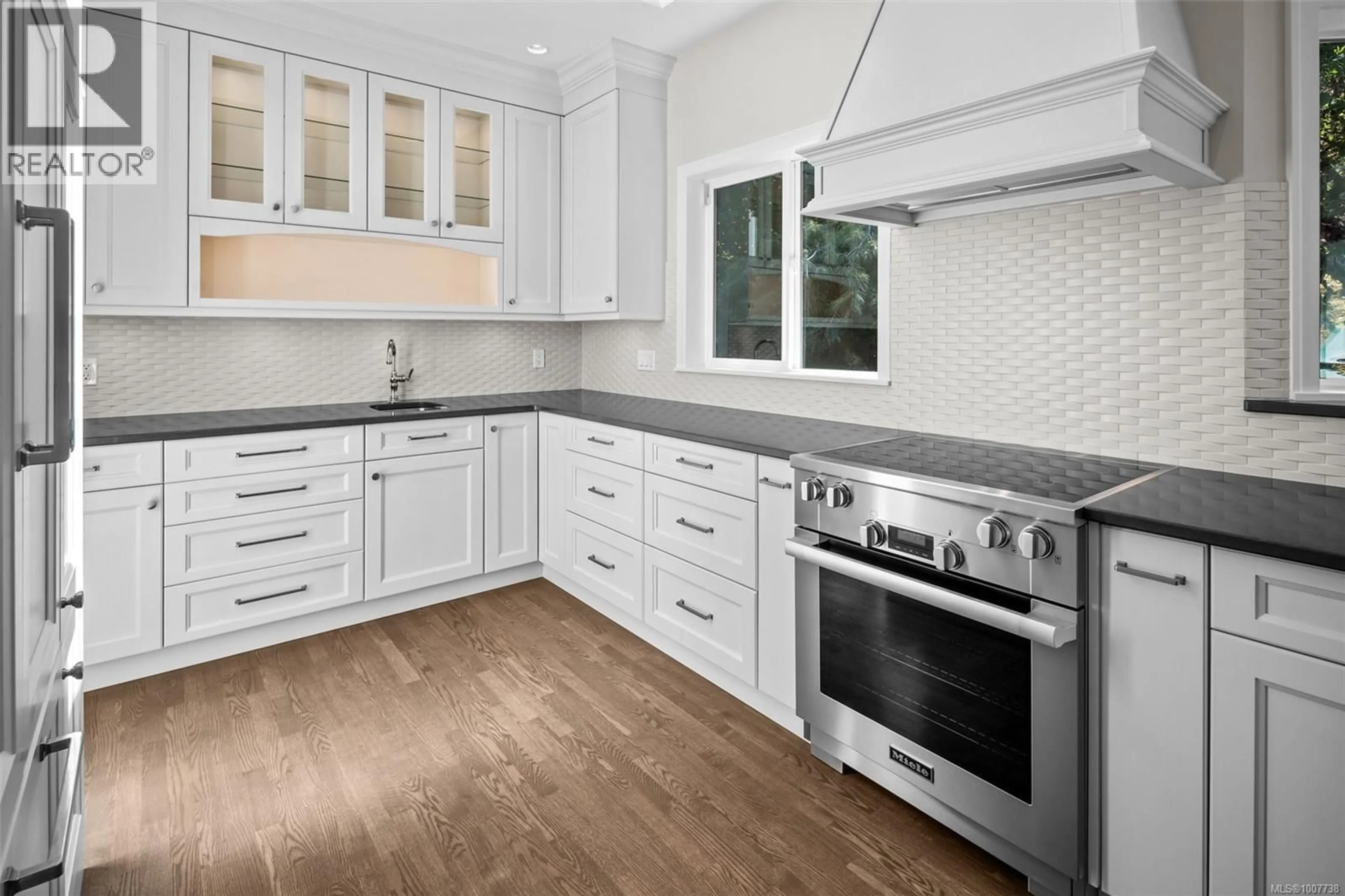 Open concept kitchen, ceramic/tile floor for 1091 TOTEMWOOD LANE, Saanich British Columbia V8X5E3