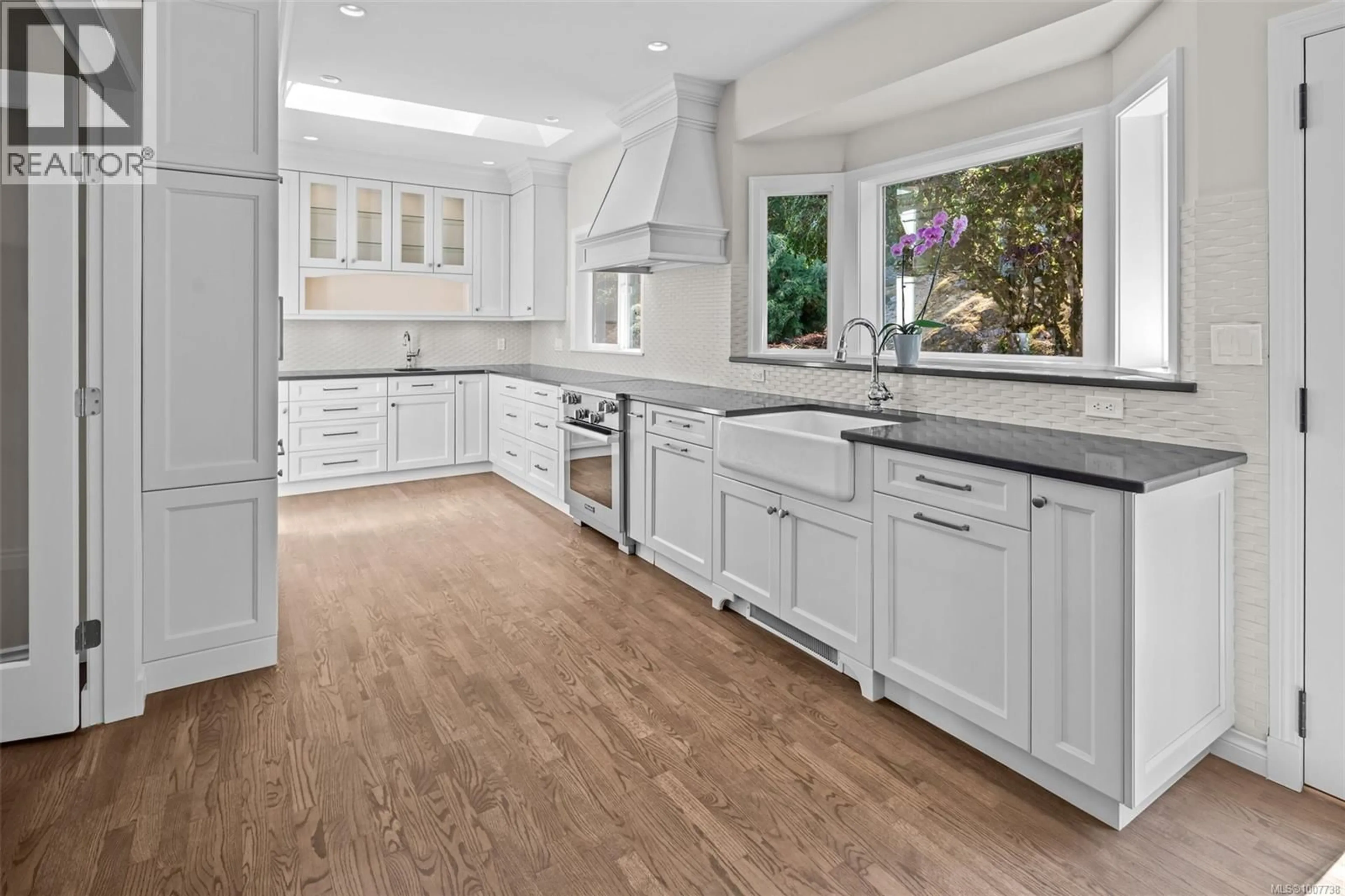 Open concept kitchen, unknown for 1091 TOTEMWOOD LANE, Saanich British Columbia V8X5E3