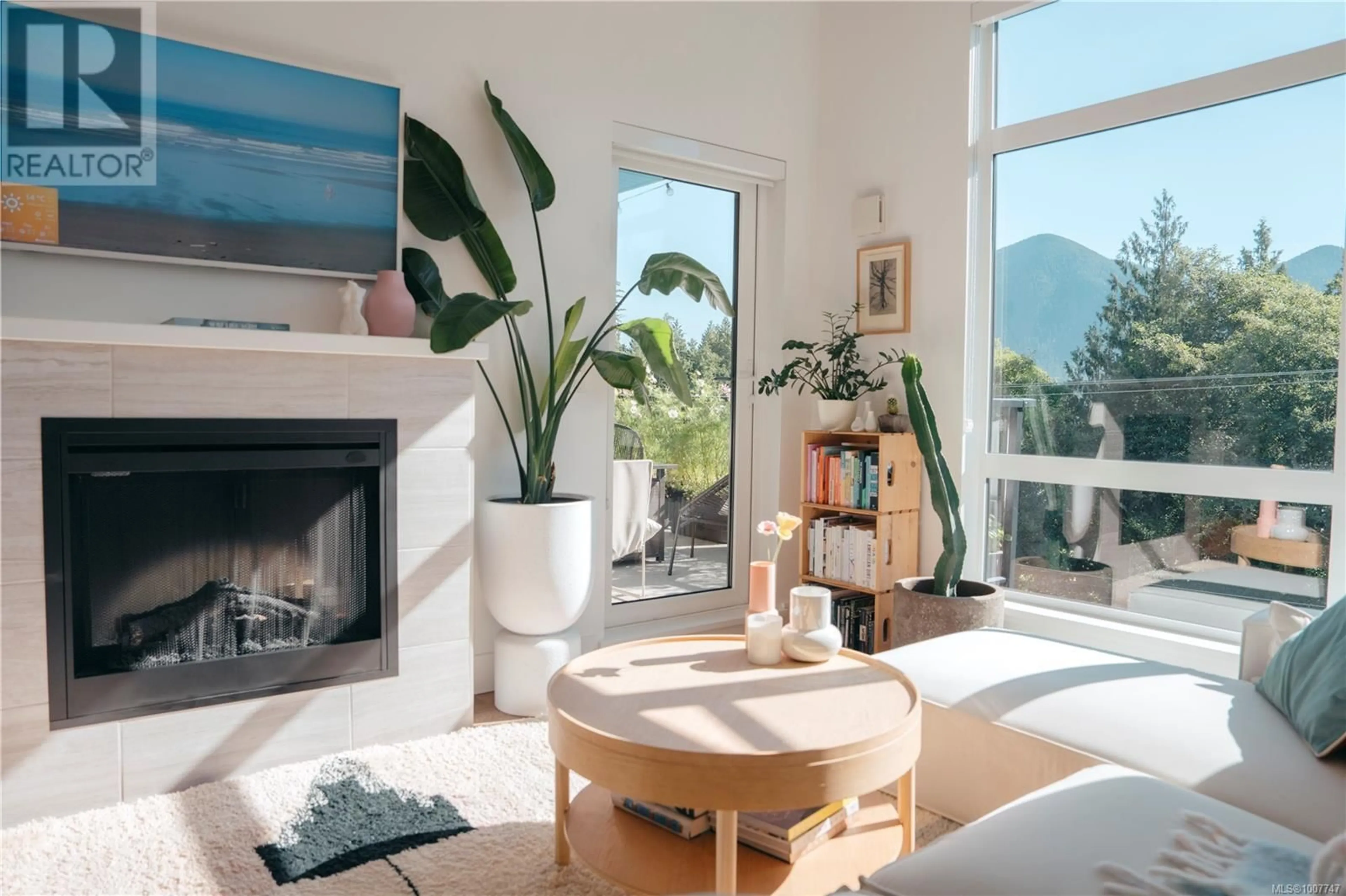 Living room with furniture, unknown for 306 - 700 YEW WOOD ROAD, Tofino British Columbia V0R2Z0