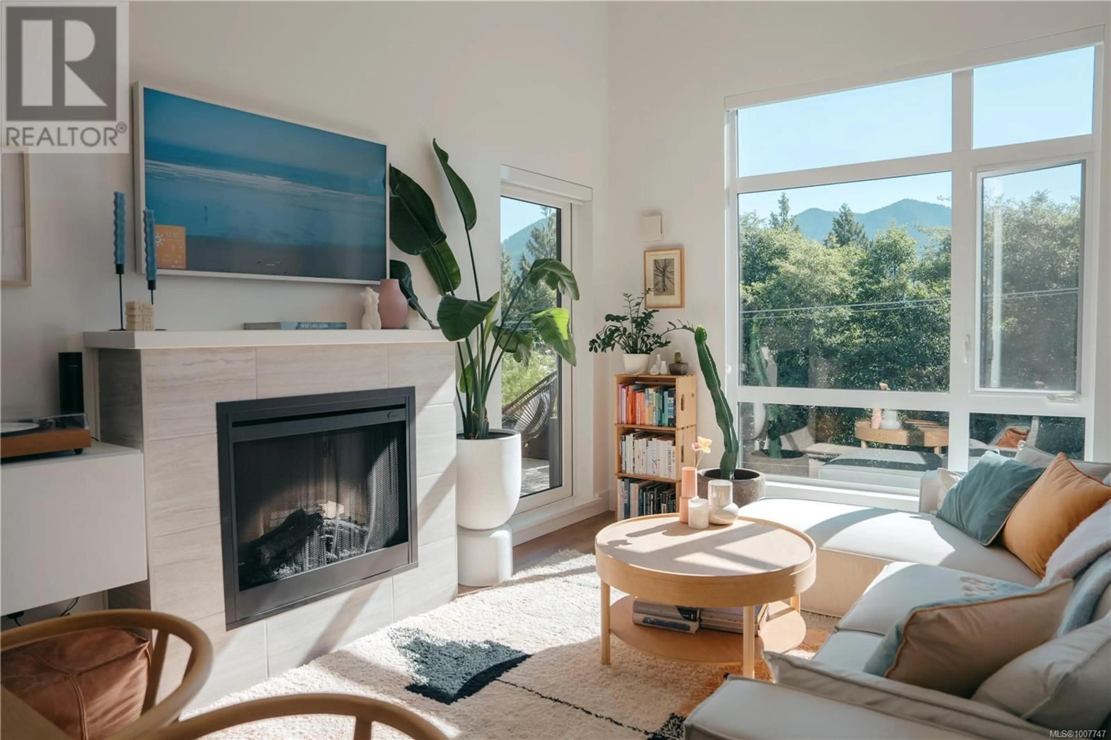 Living room with furniture, unknown for 306 - 700 YEW WOOD ROAD, Tofino British Columbia V0R2Z0