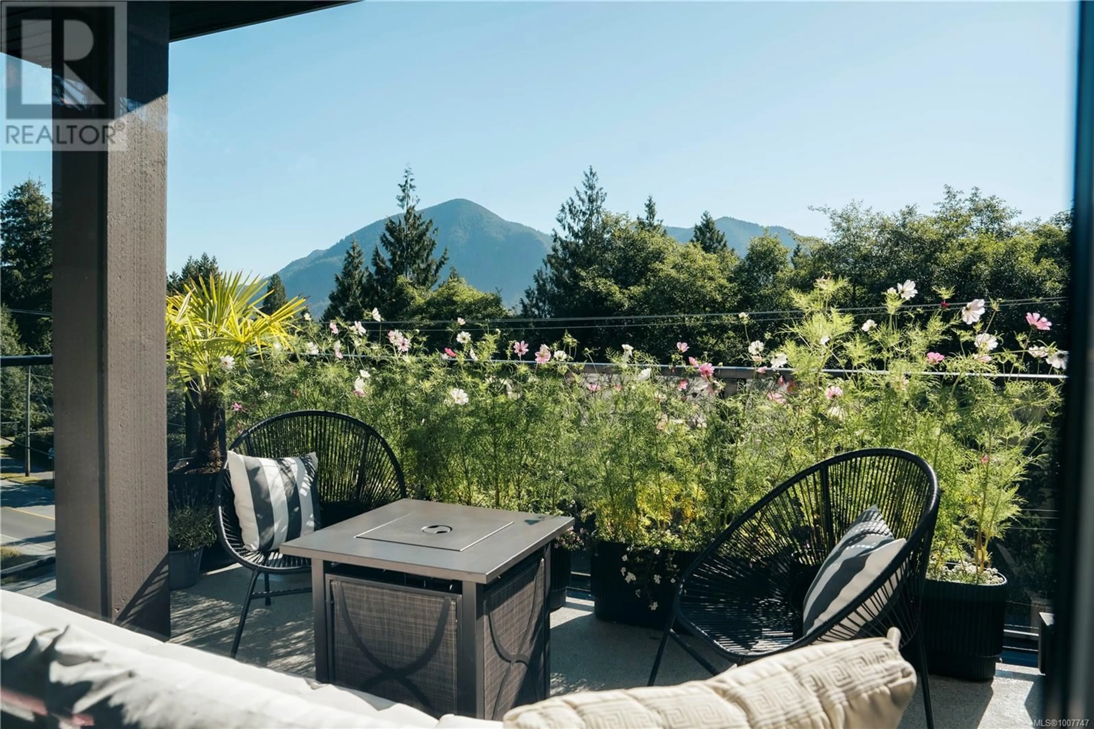 Patio, mountain view for 306 - 700 YEW WOOD ROAD, Tofino British Columbia V0R2Z0