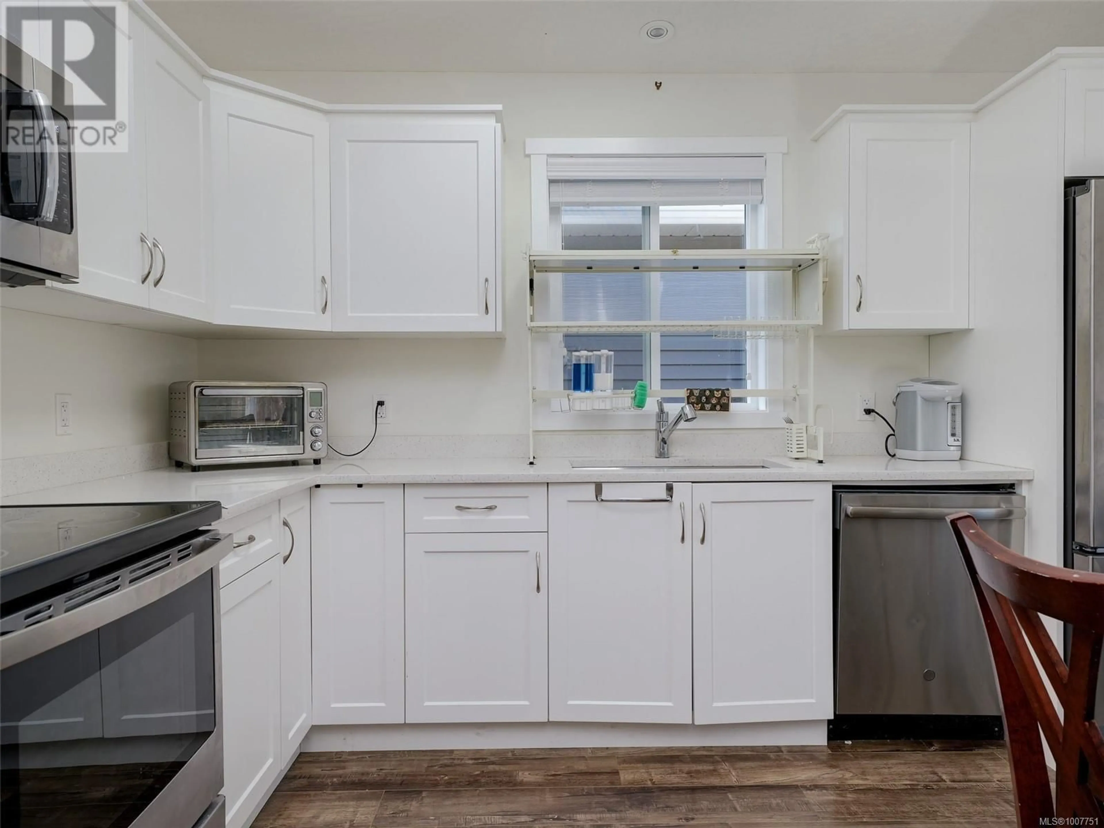Standard kitchen, unknown for 2 - 7650 QWUC CHUS LANE, Central Saanich British Columbia V8M0B4