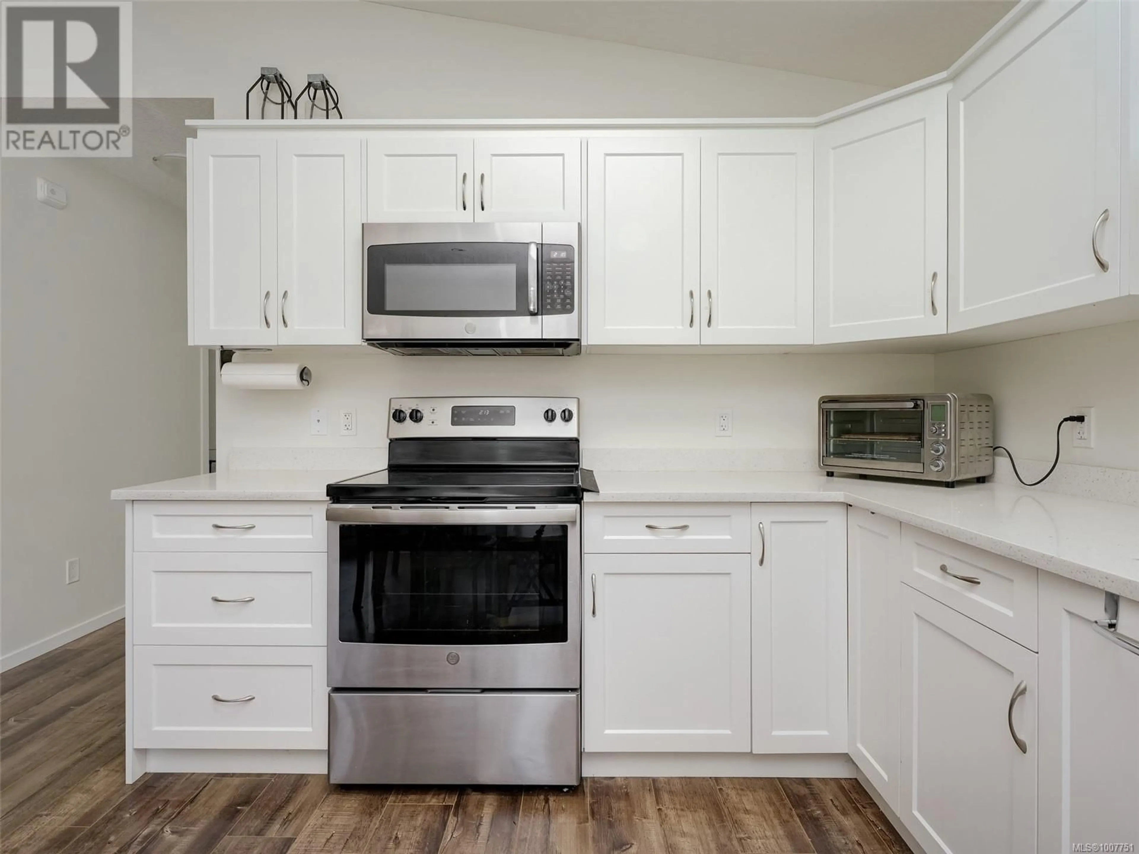 Standard kitchen, unknown for 2 - 7650 QWUC CHUS LANE, Central Saanich British Columbia V8M0B4