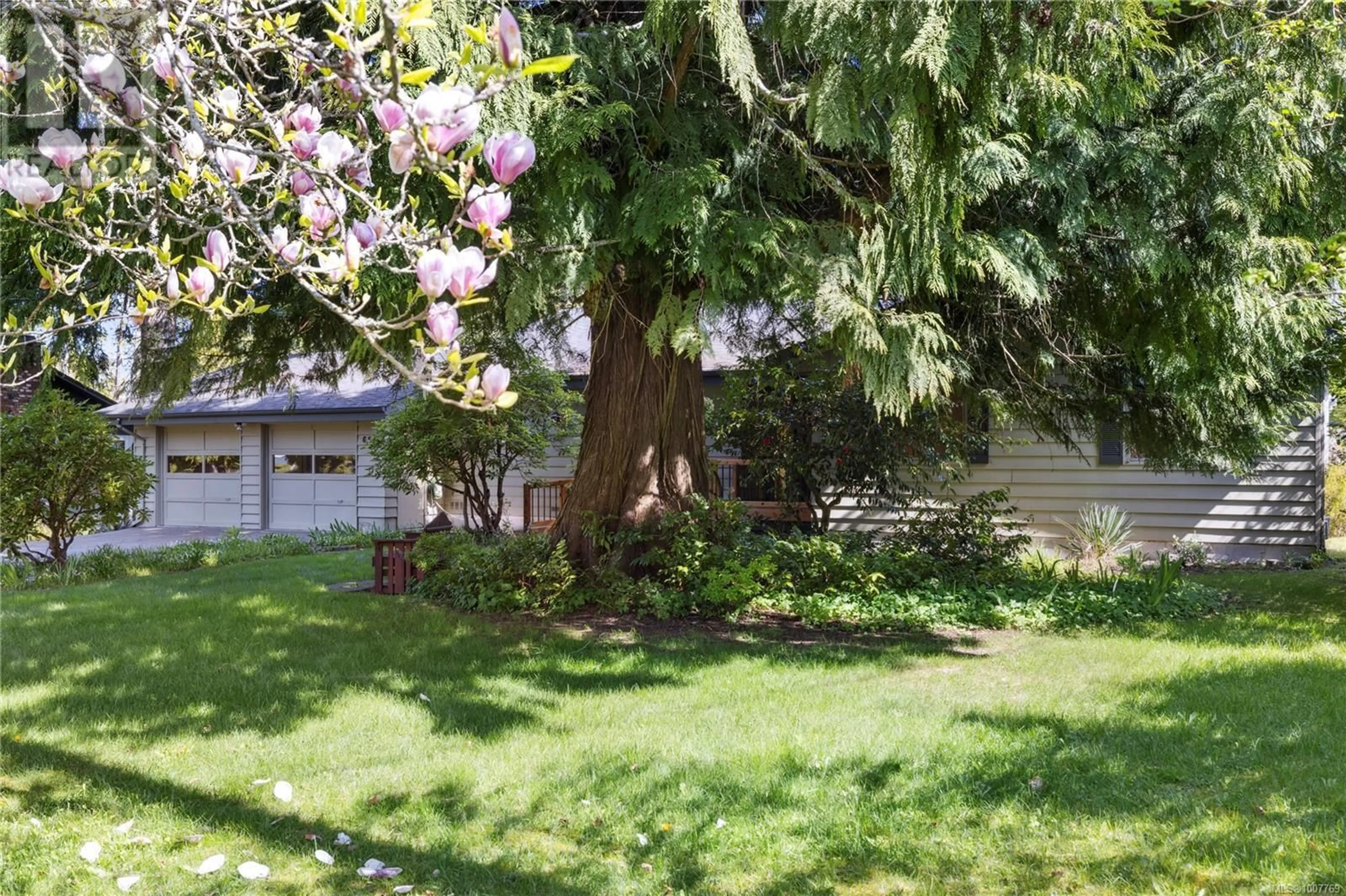 A pic from outside/outdoor area/front of a property/back of a property/a pic from drone, street for 651 BELYEA ROAD, Qualicum Beach British Columbia V9K1H4