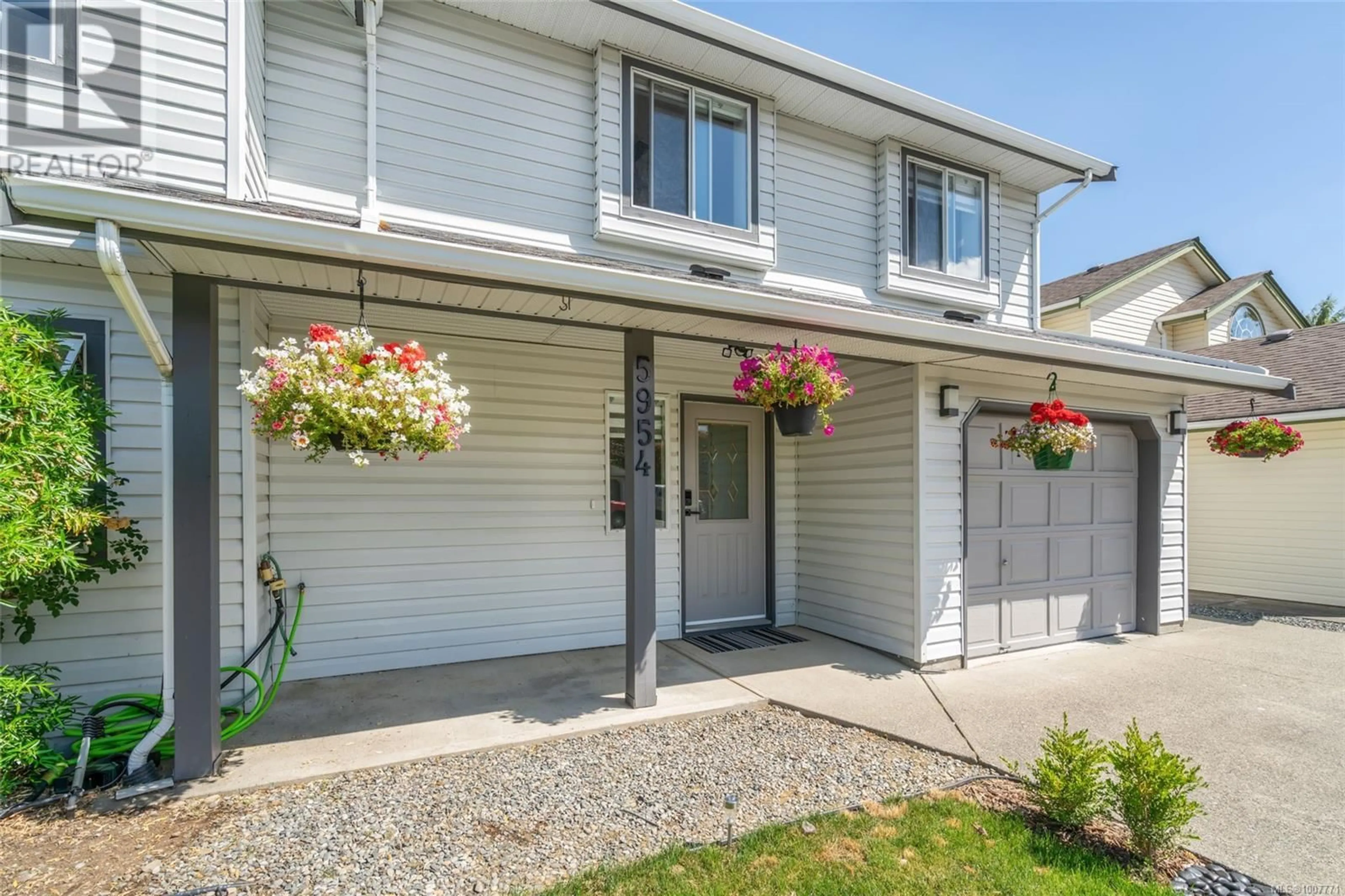 Home with vinyl exterior material, street for 5954 BROADWAY ROAD, Nanaimo British Columbia V9V1C9
