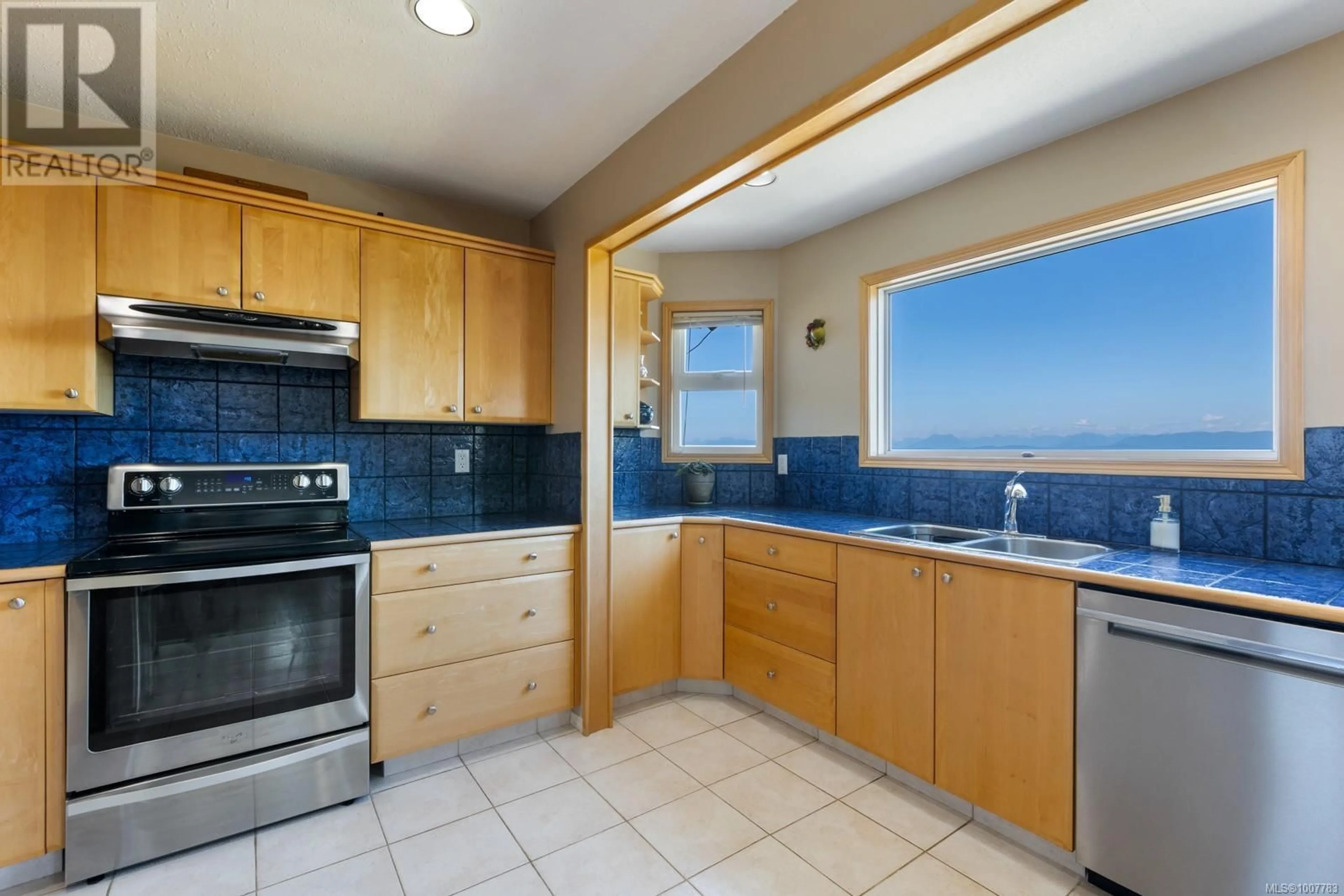 Standard kitchen, ceramic/tile floor for 6348 EAGLES DRIVE, Courtenay British Columbia V9J1V4