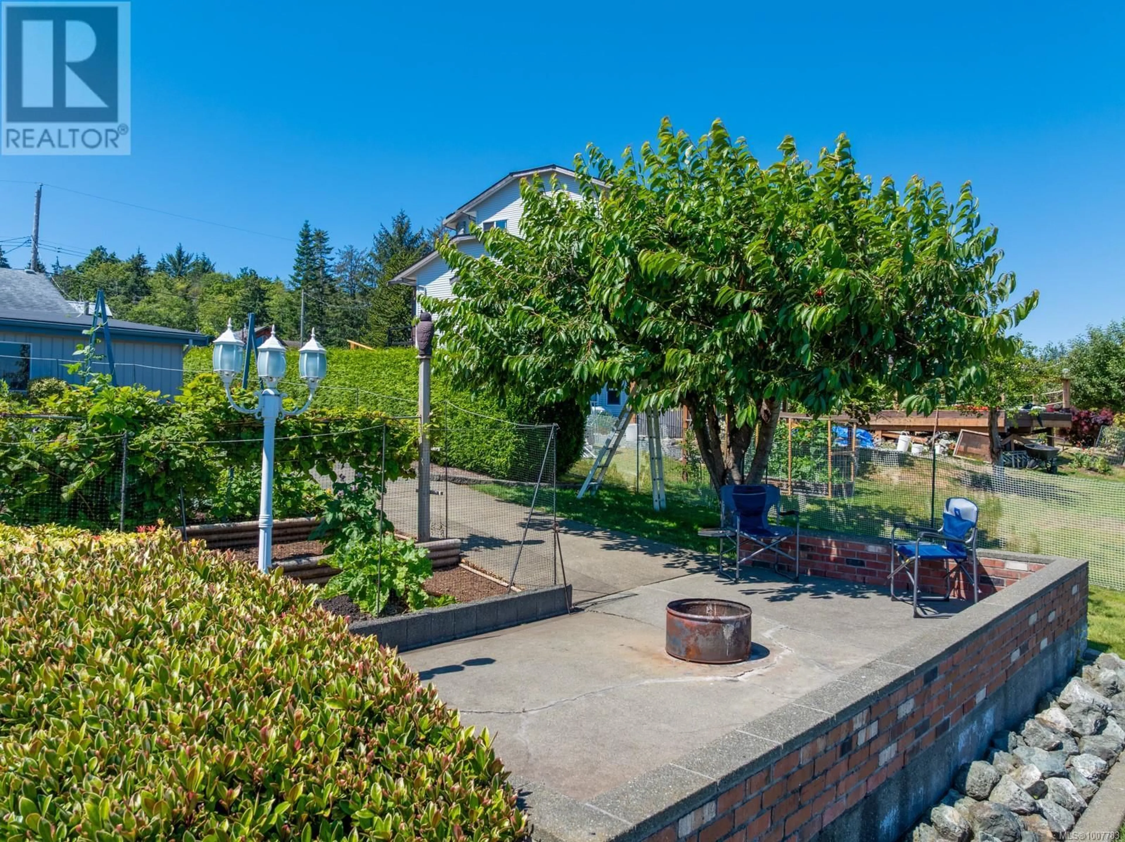 Patio, water/lake/river/ocean view for 6348 EAGLES DRIVE, Courtenay British Columbia V9J1V4