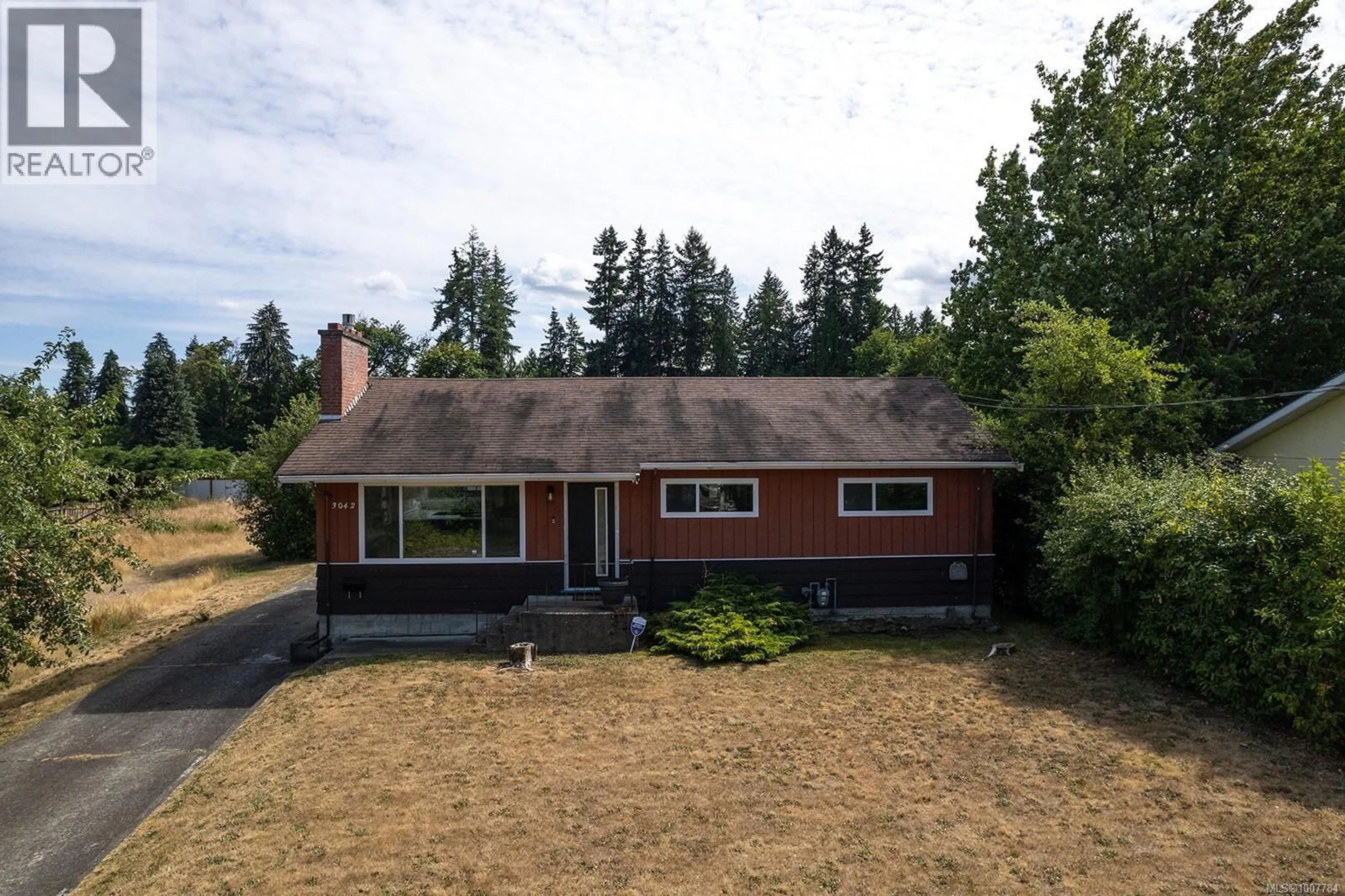 A pic from outside/outdoor area/front of a property/back of a property/a pic from drone, street for 3042 GEORGE STREET, Duncan British Columbia V9L2B2