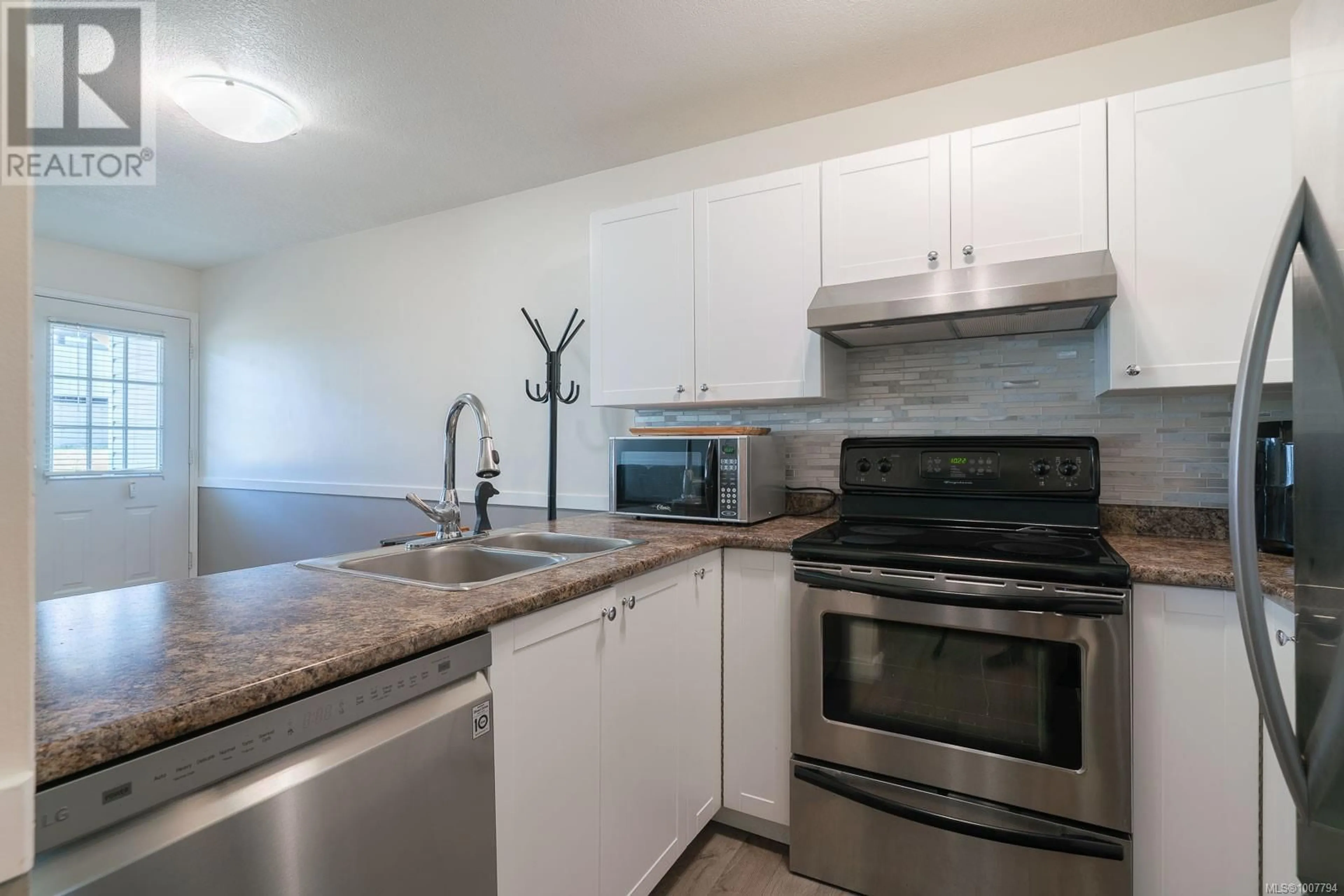 Standard kitchen, unknown for 30 - 260 HARWELL ROAD, Nanaimo British Columbia V9R6V1