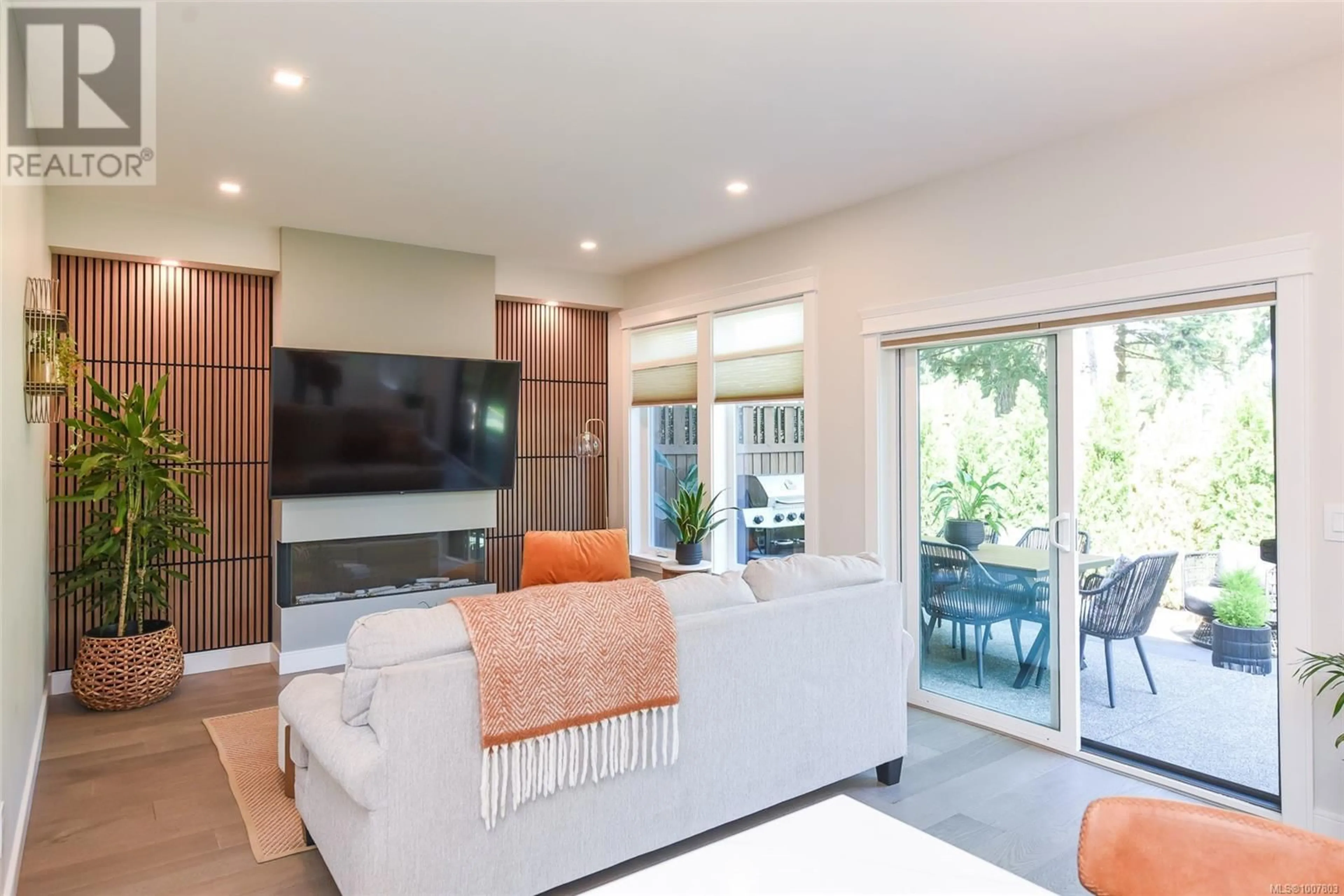 Living room with furniture, unknown for 2 - 468 ANDERTON ROAD, Comox British Columbia V9M2A5