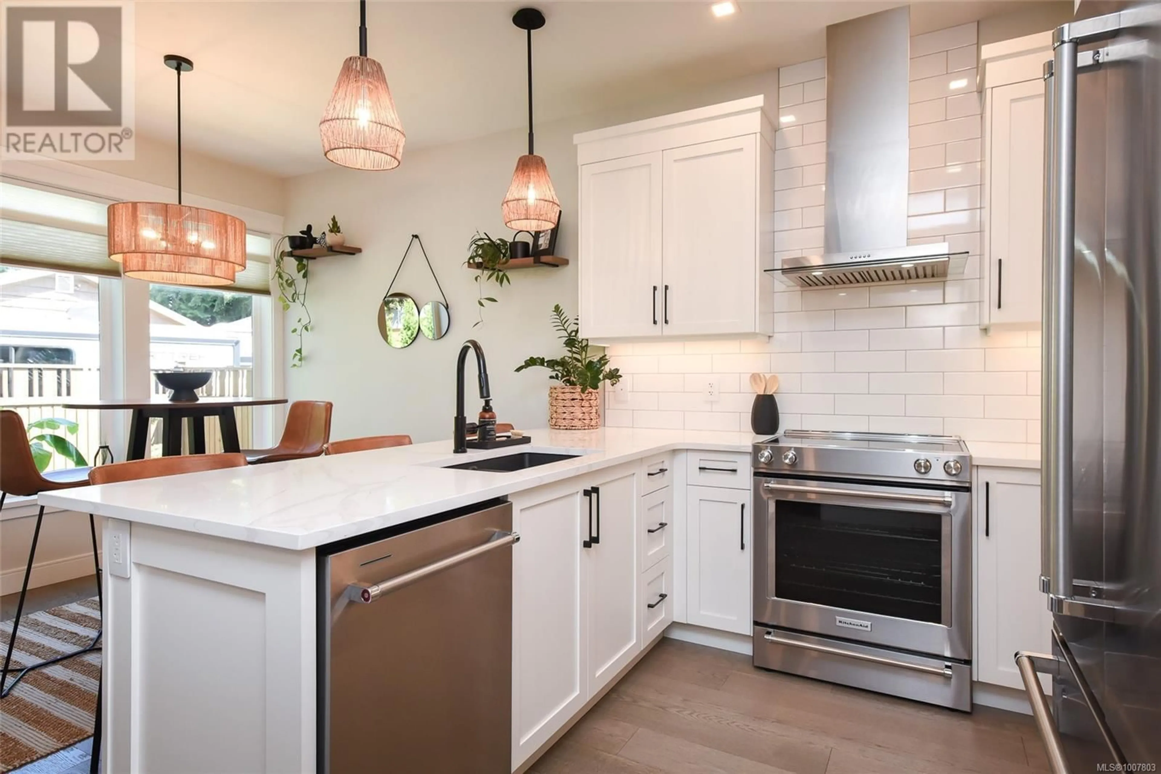 Open concept kitchen, ceramic/tile floor for 2 - 468 ANDERTON ROAD, Comox British Columbia V9M2A5
