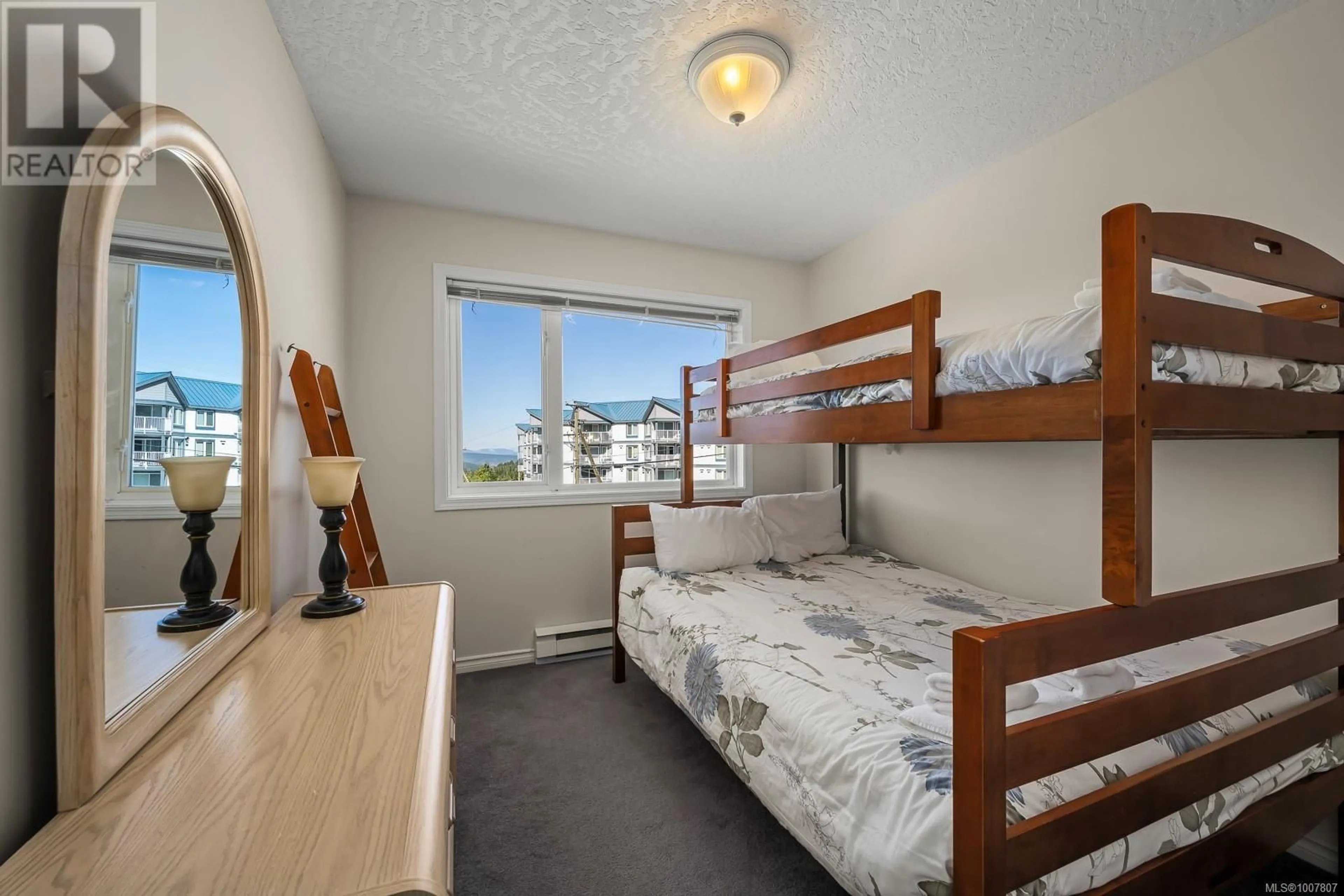 Bedroom with bed, unknown for 309 - 1201 HENRY ROAD, Courtenay British Columbia V9J1L0