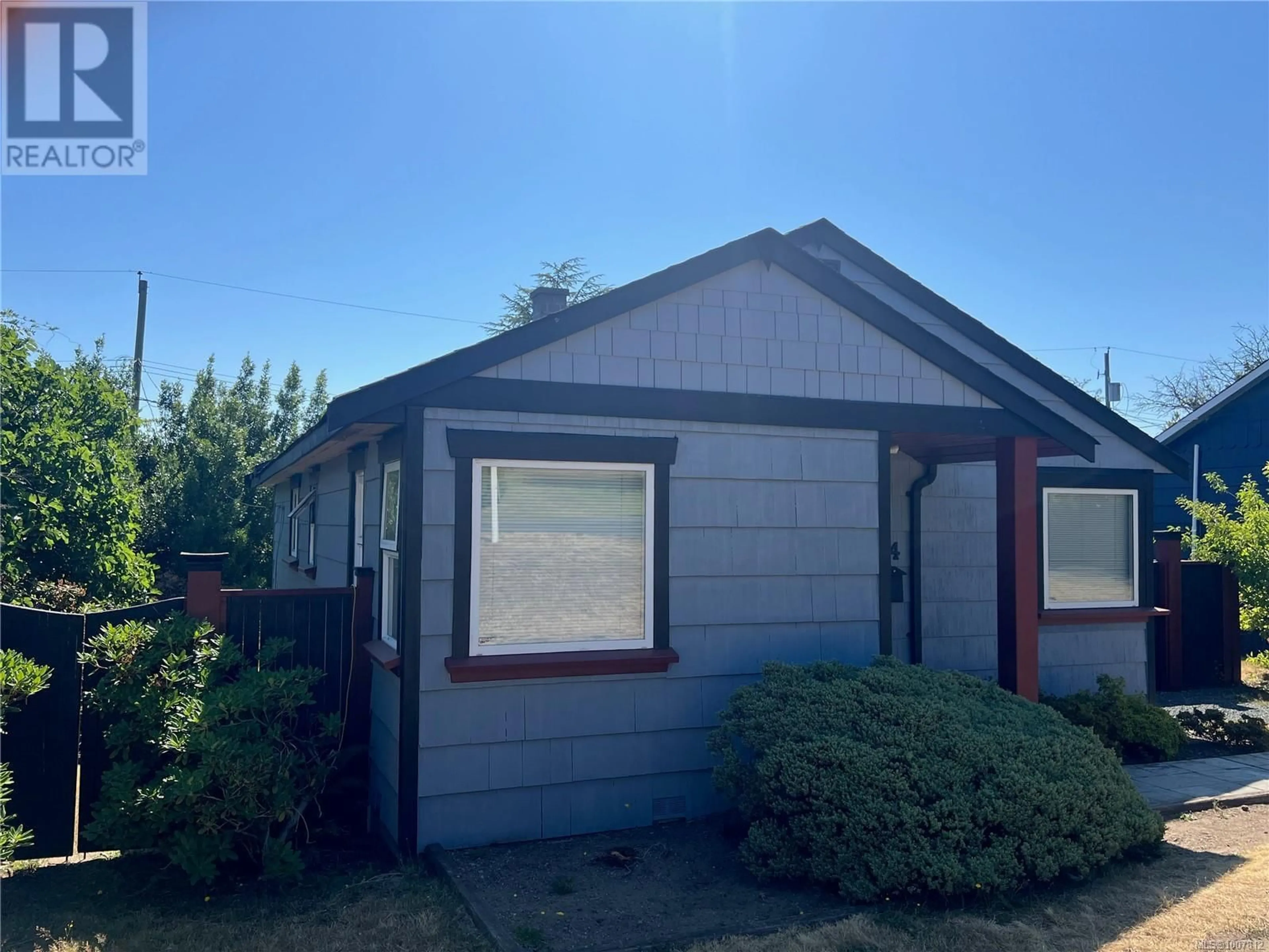 Home with vinyl exterior material, street for 474 WAKESIAH AVENUE, Nanaimo British Columbia V9R3K9