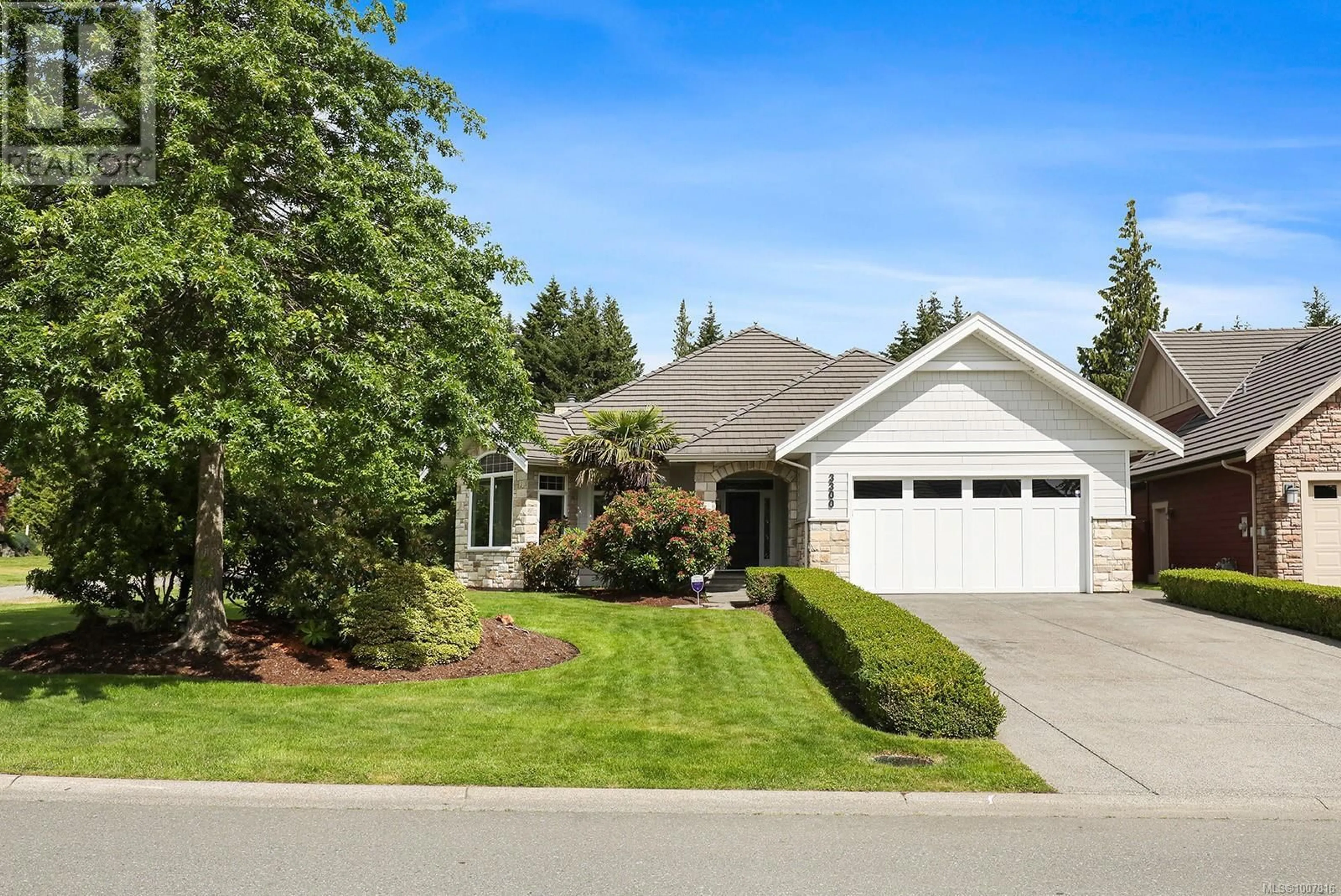 Home with vinyl exterior material, street for 3300 MAJESTIC DRIVE, Courtenay British Columbia V9N9X5