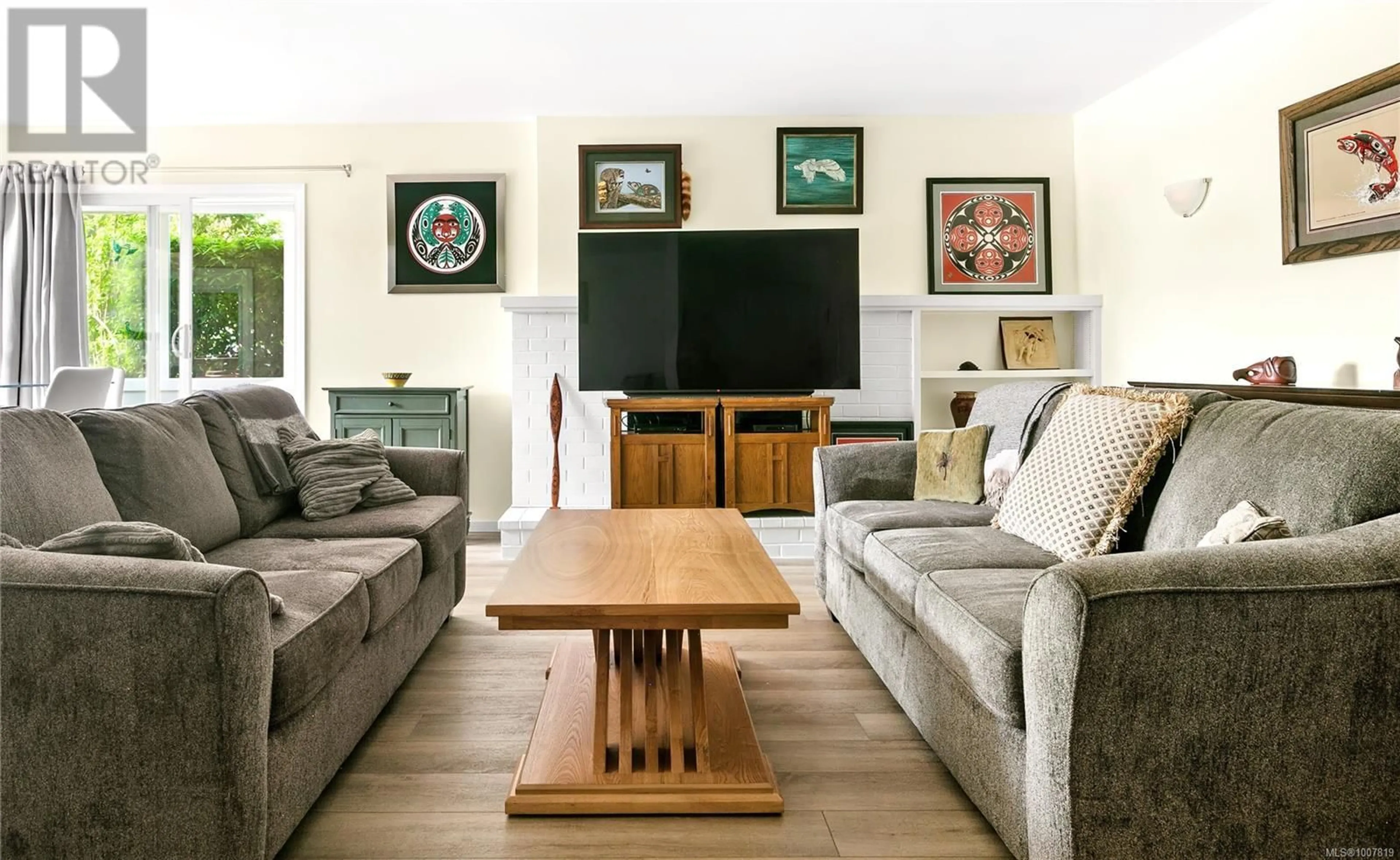 Living room with furniture, unknown for 103 - 2323 HAMIOTA STREET, Oak Bay British Columbia V8R2N1