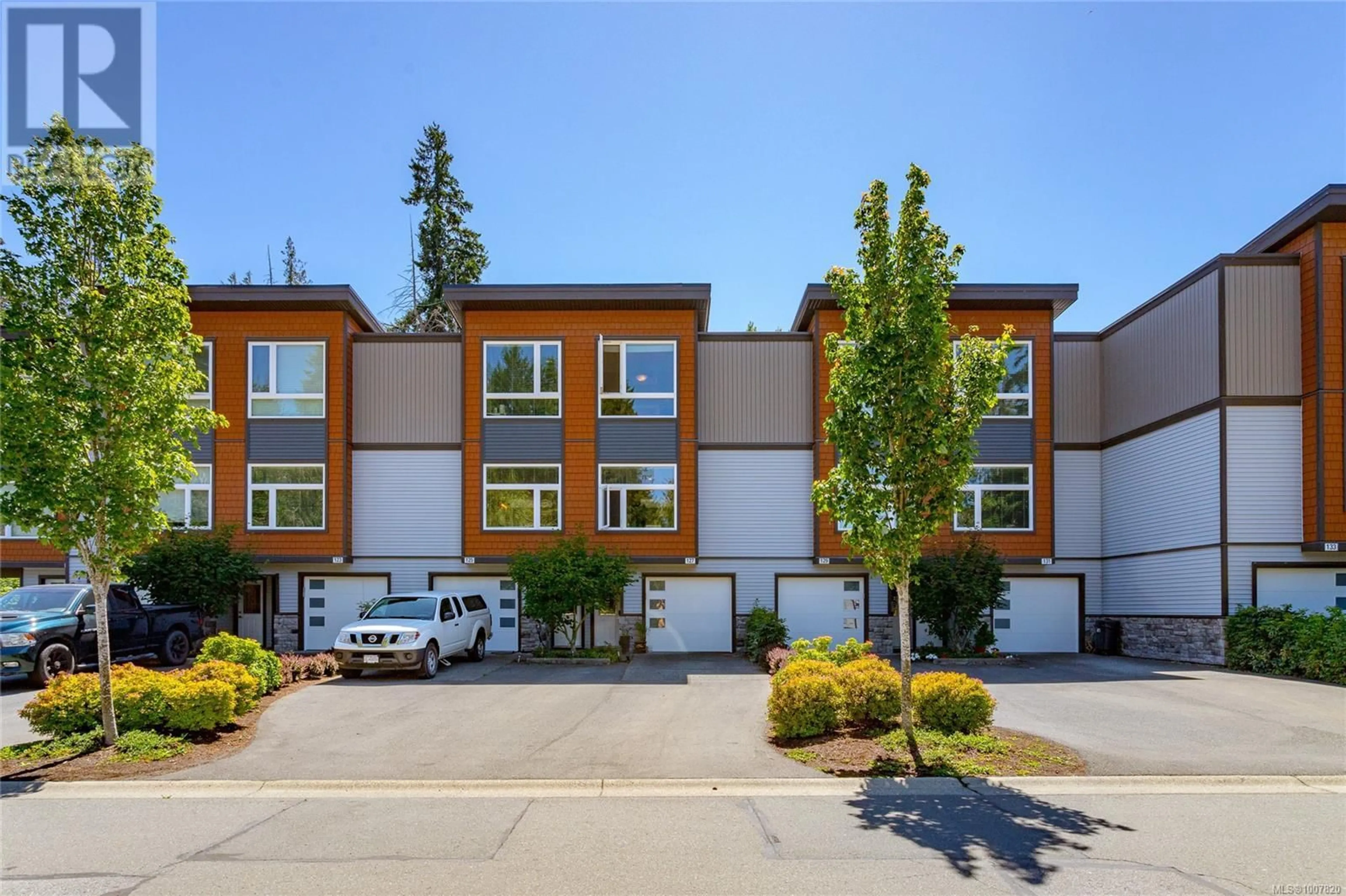 A pic from outside/outdoor area/front of a property/back of a property/a pic from drone, street for 127 - 933 WILD RIDGE WAY, Langford British Columbia V9C0H1