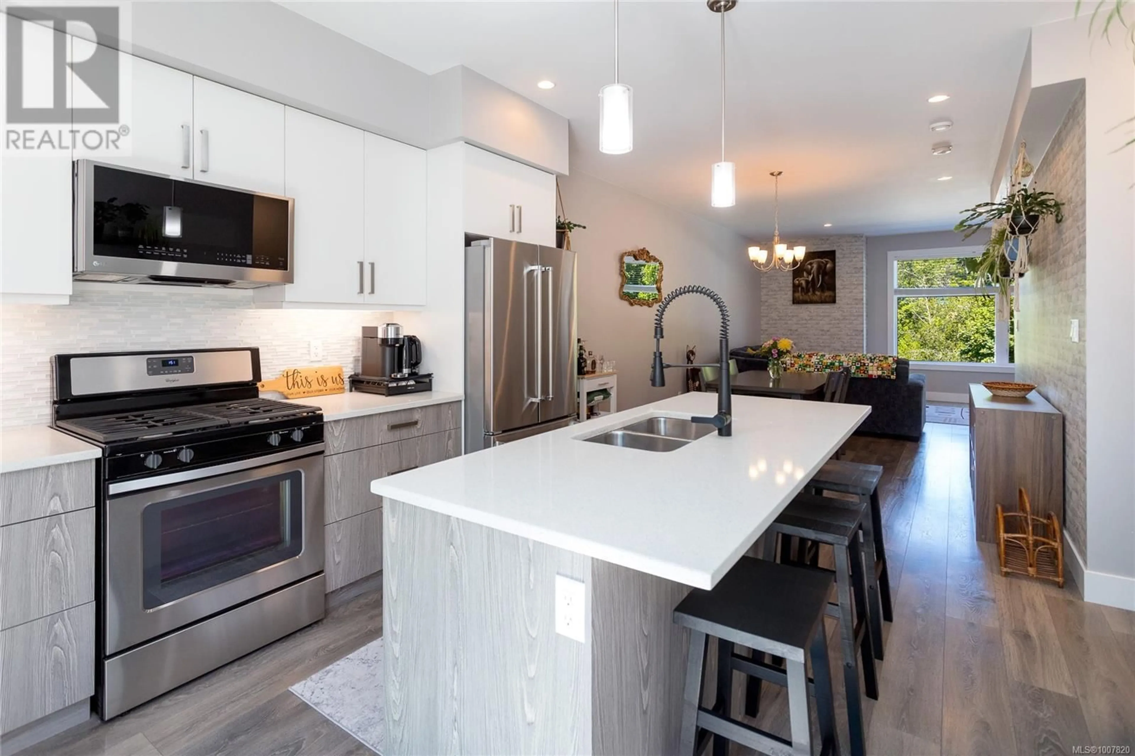 Open concept kitchen, ceramic/tile floor for 127 - 933 WILD RIDGE WAY, Langford British Columbia V9C0H1