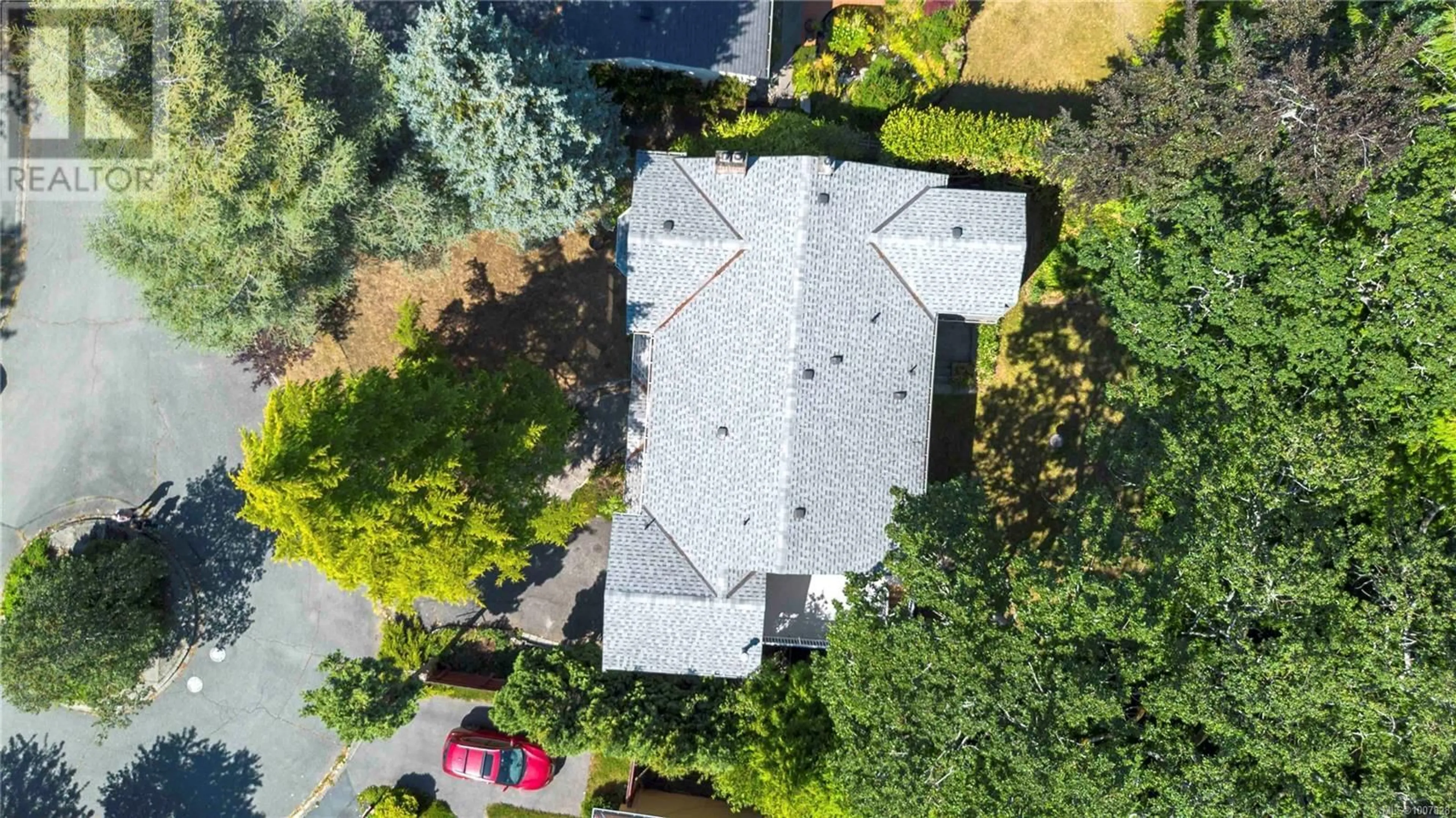 A pic from outside/outdoor area/front of a property/back of a property/a pic from drone, street for 1748 LLANDAFF PLACE, Saanich British Columbia V8N4V1