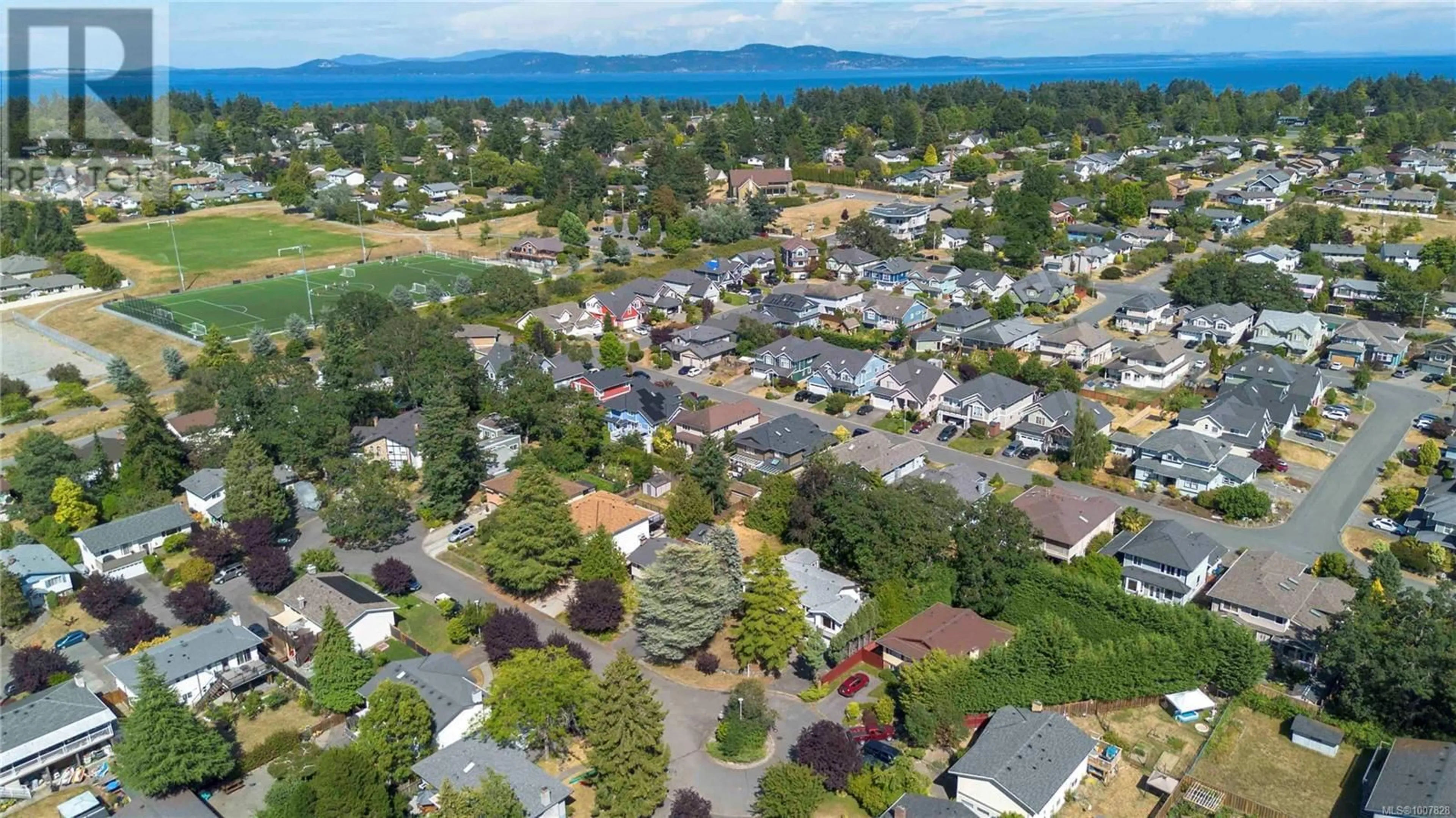 A pic from outside/outdoor area/front of a property/back of a property/a pic from drone, mountain view for 1748 LLANDAFF PLACE, Saanich British Columbia V8N4V1