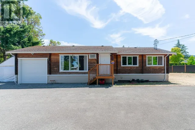 7425 LANTZVILLE ROAD, Lantzville 2