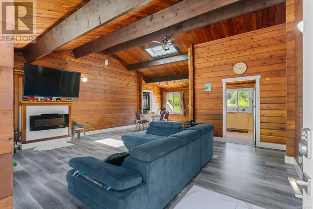 7425 LANTZVILLE ROAD, Lantzville 5