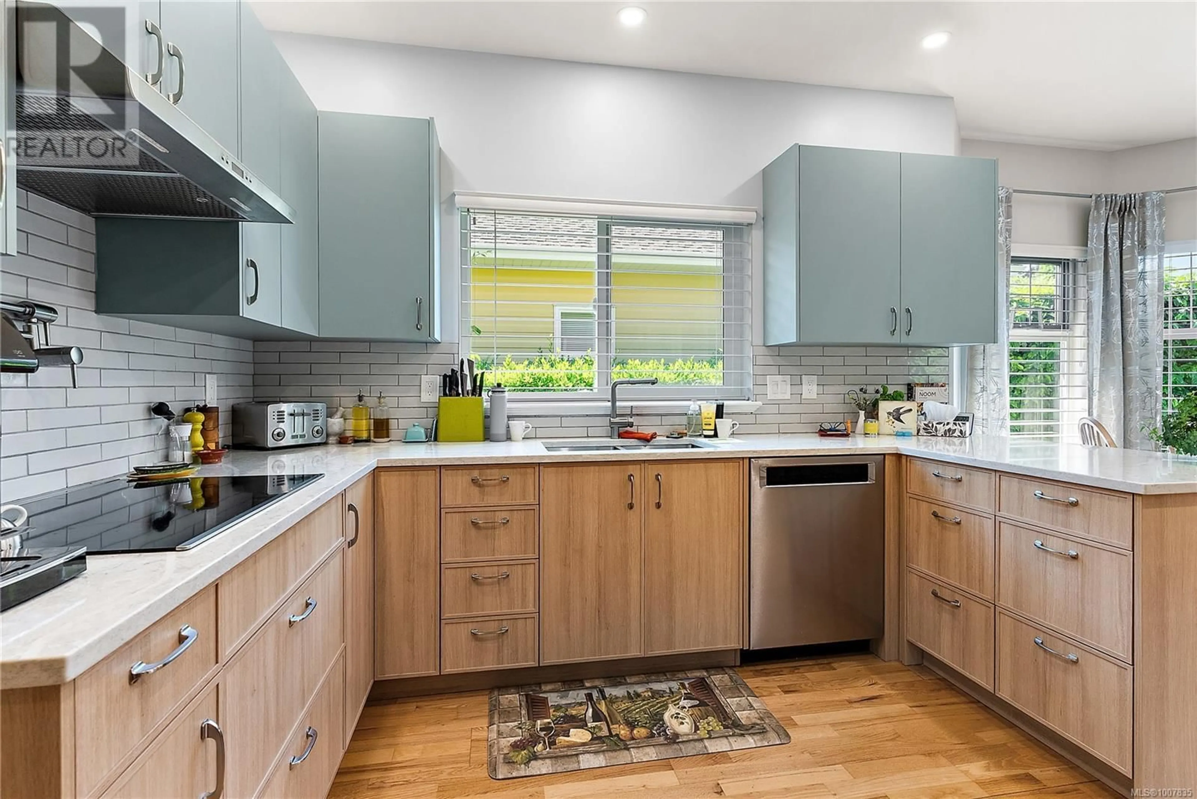 Unknown for 7952 POLO PARK CRESCENT, Central Saanich British Columbia V8M2J4