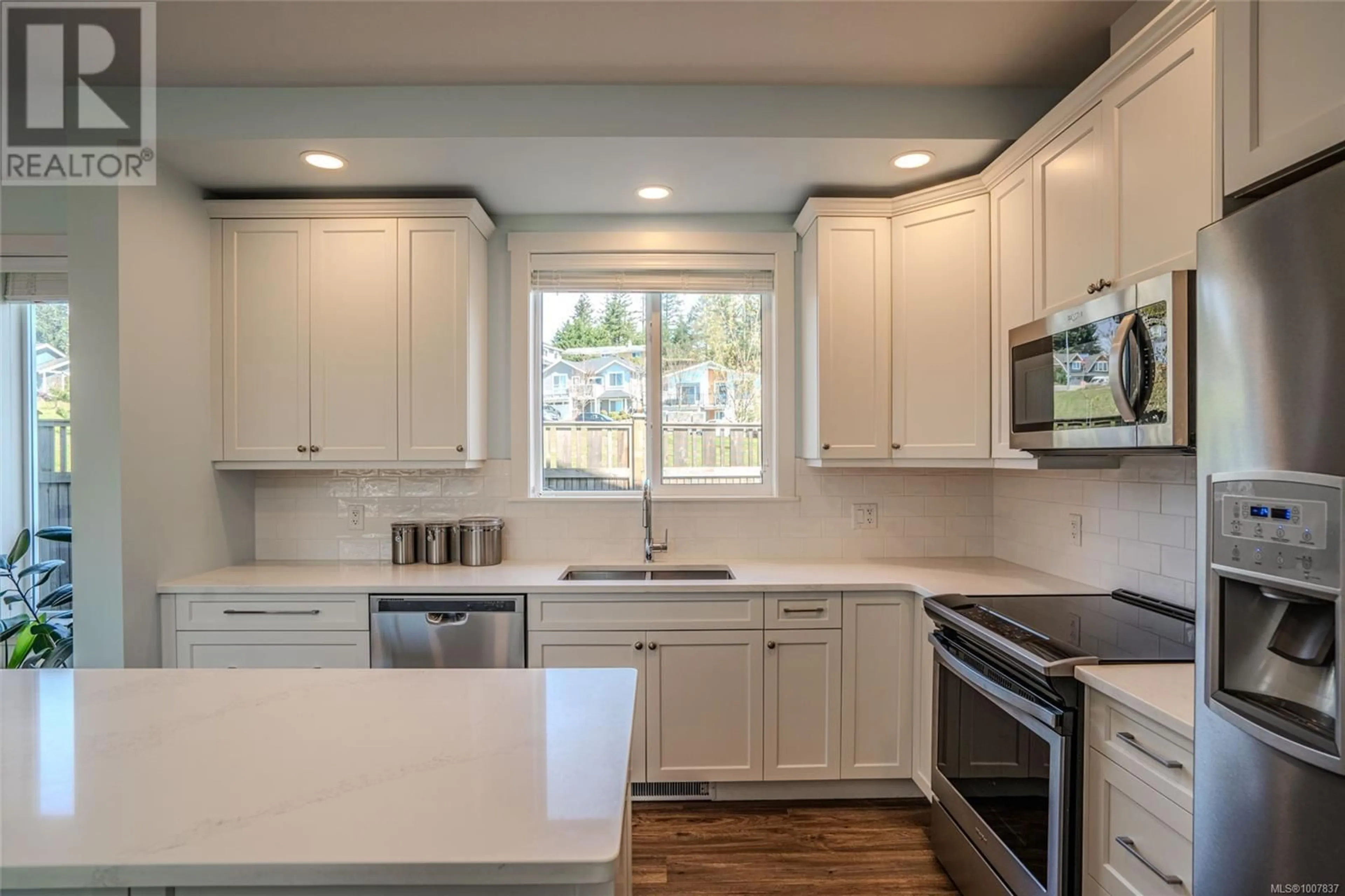 Open concept kitchen, ceramic/tile floor for 182 SUNVIEW ROAD, Nanaimo British Columbia V9T0M6