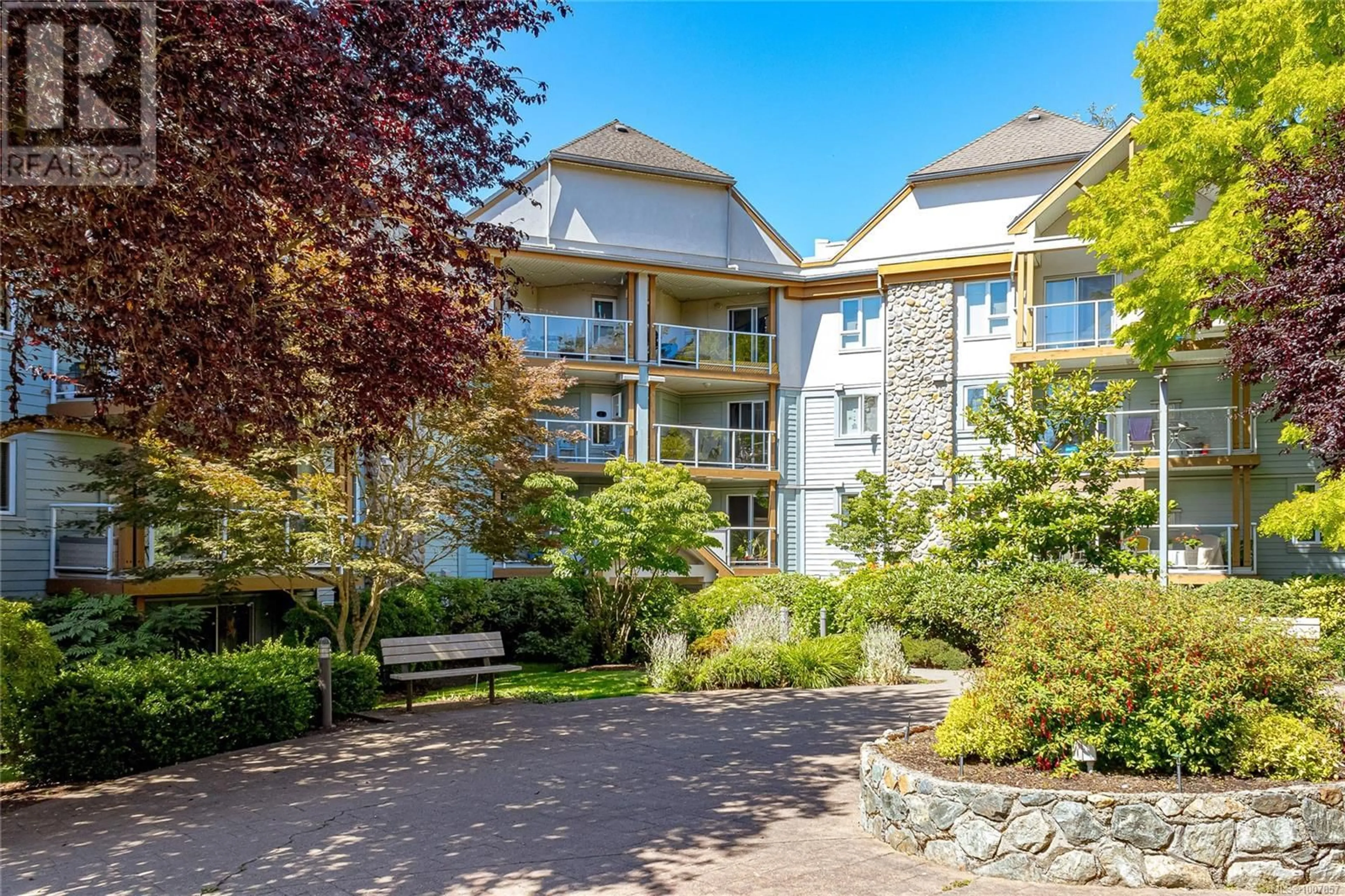 Patio, unknown for 211 - 494 MARSETT PLACE, Saanich British Columbia V8Z7J1