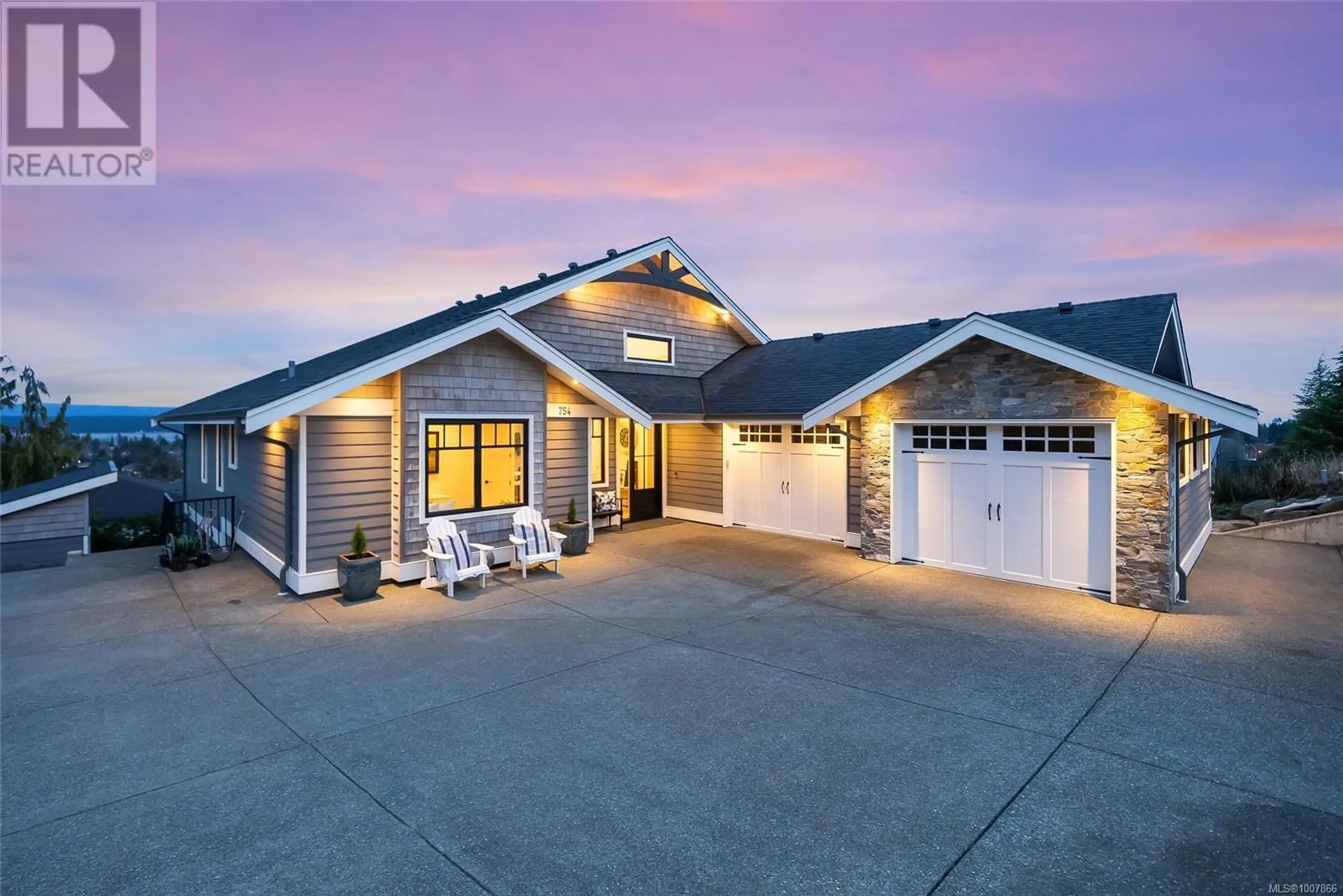 Home with vinyl exterior material, street for 754 NELSON ROAD, Campbell River British Columbia V9H0A1