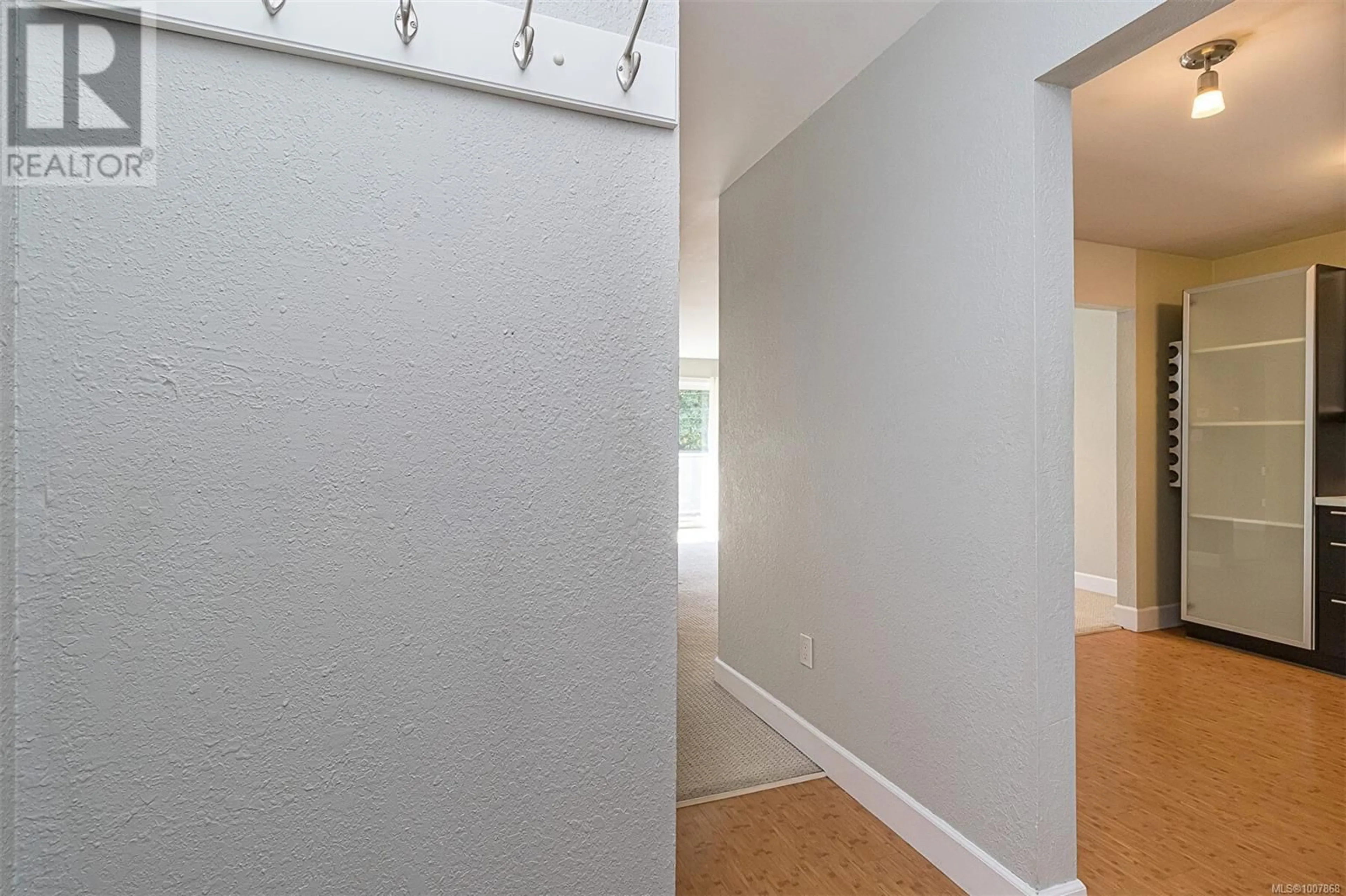A pic of a room for 406 - 3252 GLASGOW AVENUE, Saanich British Columbia V8X1M2