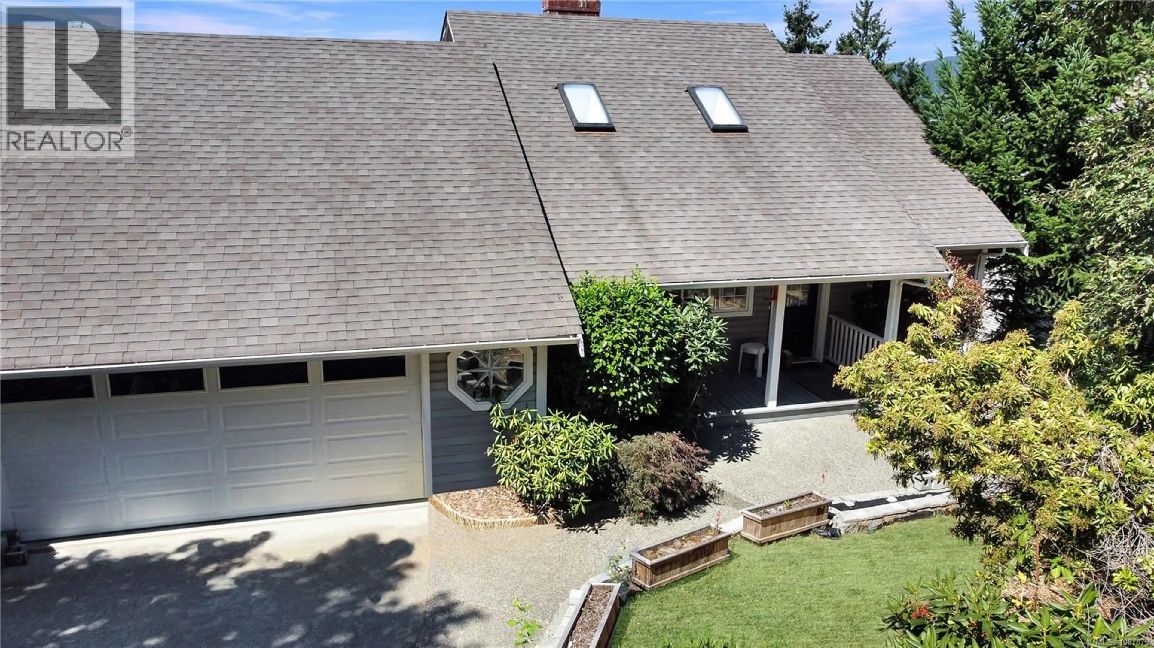 A pic from outside/outdoor area/front of a property/back of a property/a pic from drone, street for 6009 CHIPPEWA ROAD, Duncan British Columbia V9L5P3