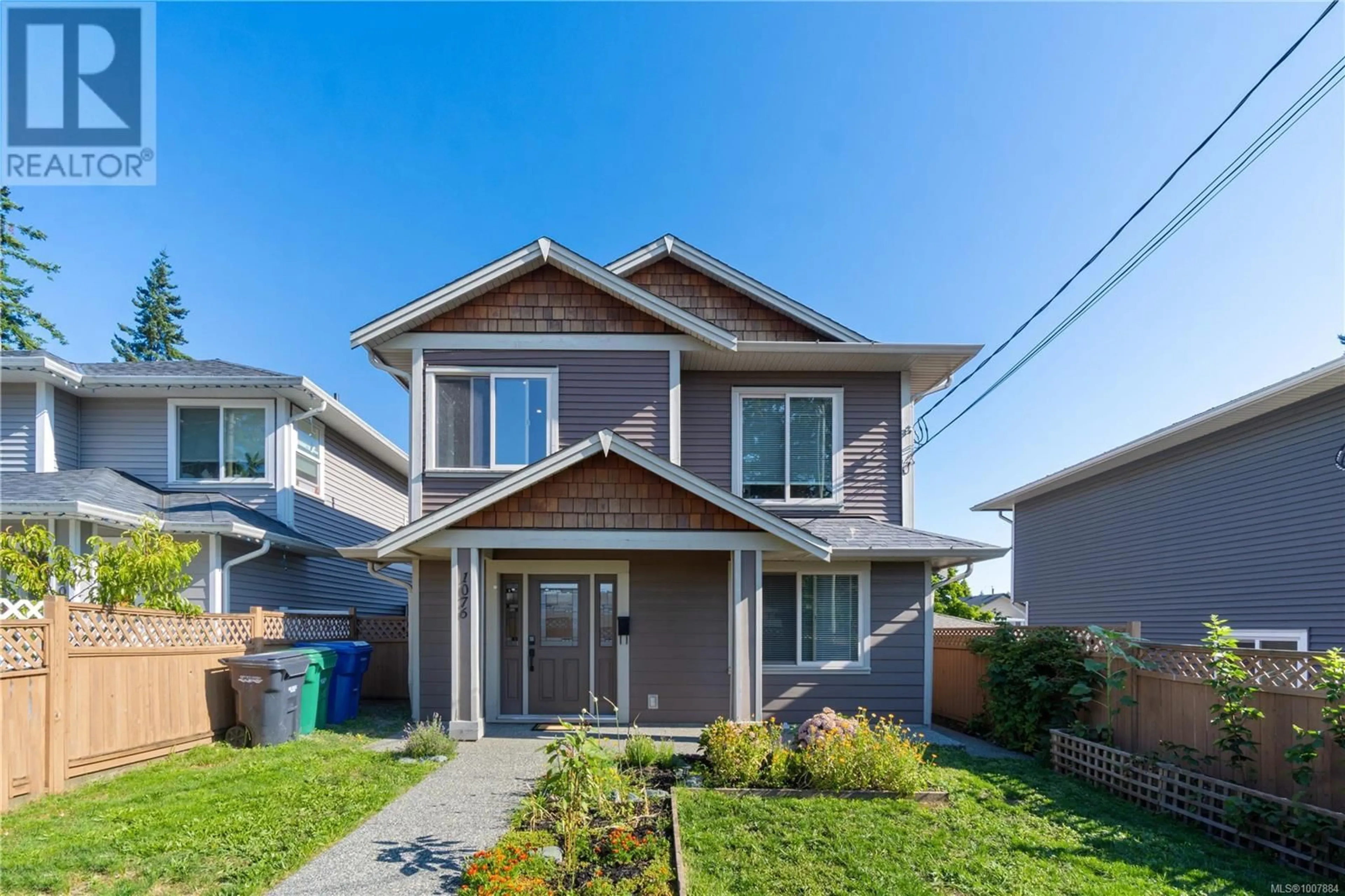 Home with vinyl exterior material, street for 1076 DUFFERIN CRESCENT, Nanaimo British Columbia V9S2B6