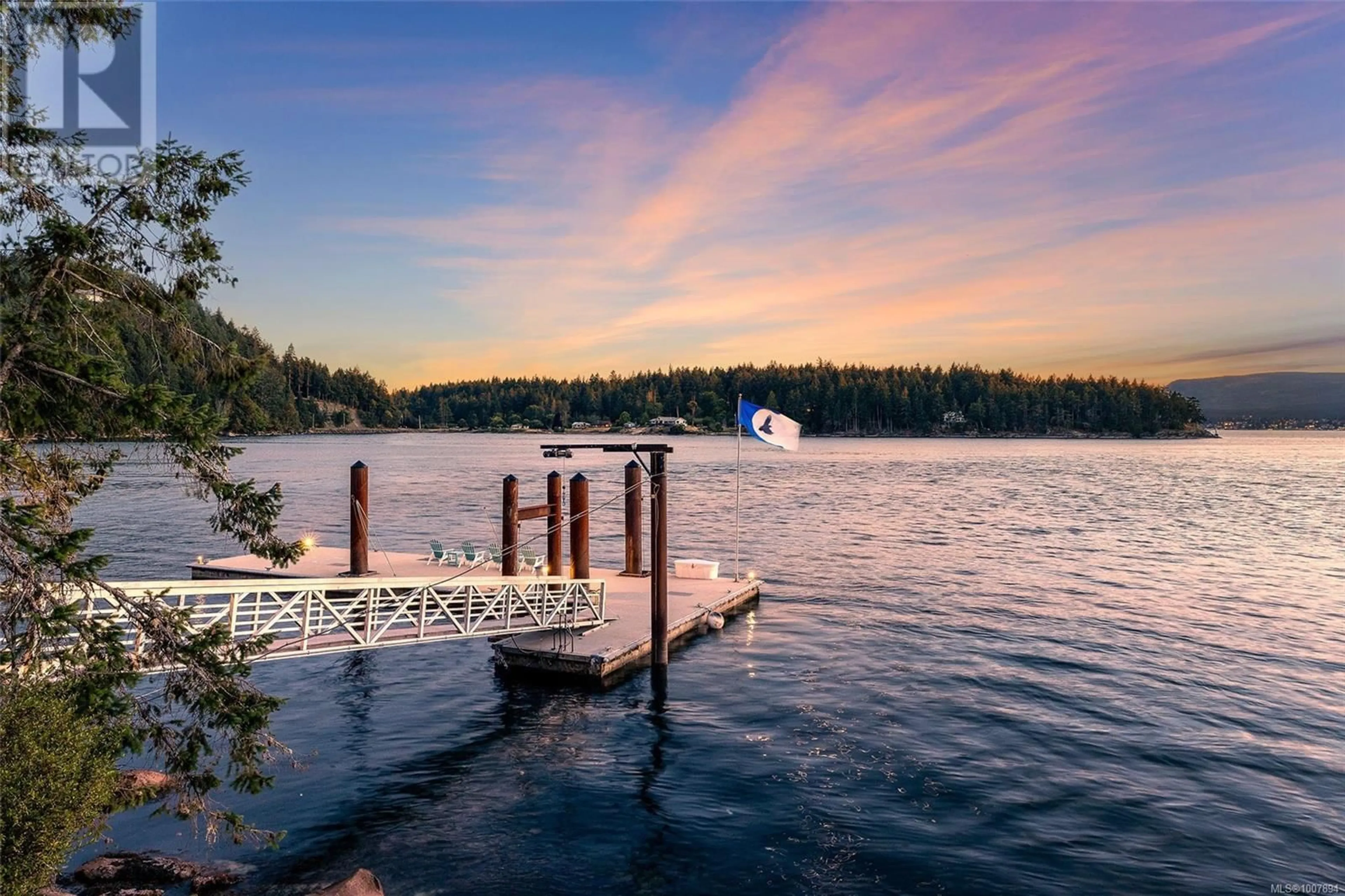 Patio, water/lake/river/ocean view for 677 TAYLOR BAY ROAD, Gabriola Island British Columbia V0R1X1