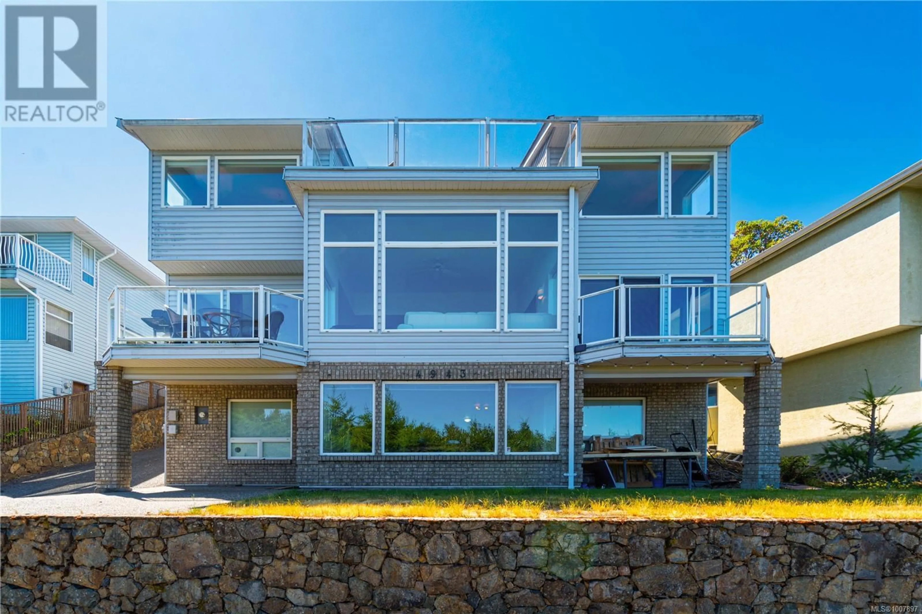 Home with vinyl exterior material, water/lake/river/ocean view for 4943 FILLINGER CRESCENT, Nanaimo British Columbia V9V1H9
