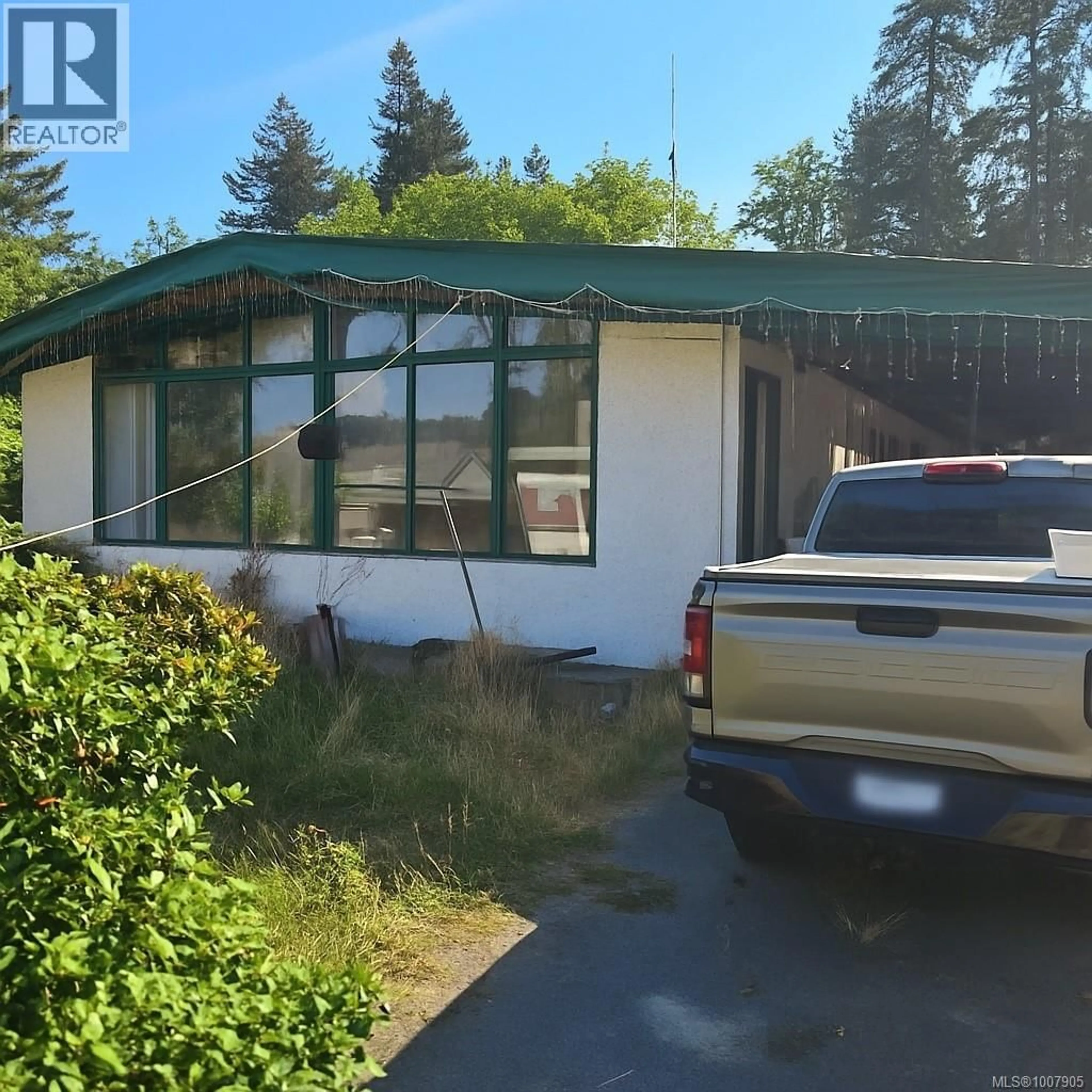 Home with vinyl exterior material, street for 8019 BERRIDGE STREET, Crofton British Columbia V0R1R0