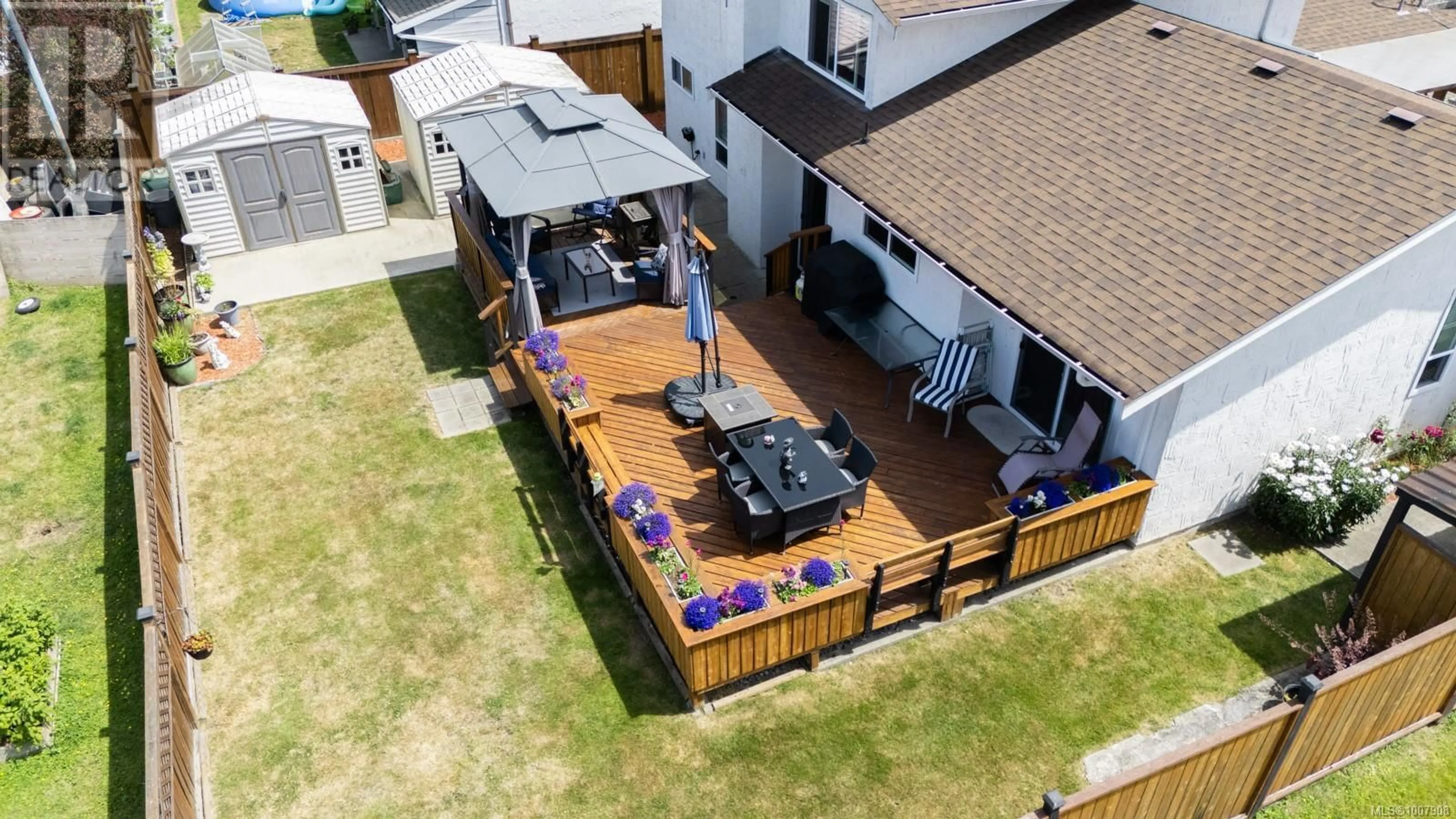 A pic from outside/outdoor area/front of a property/back of a property/a pic from drone, street for 3329 PARKSIDE PLACE, Duncan British Columbia V9L4S7