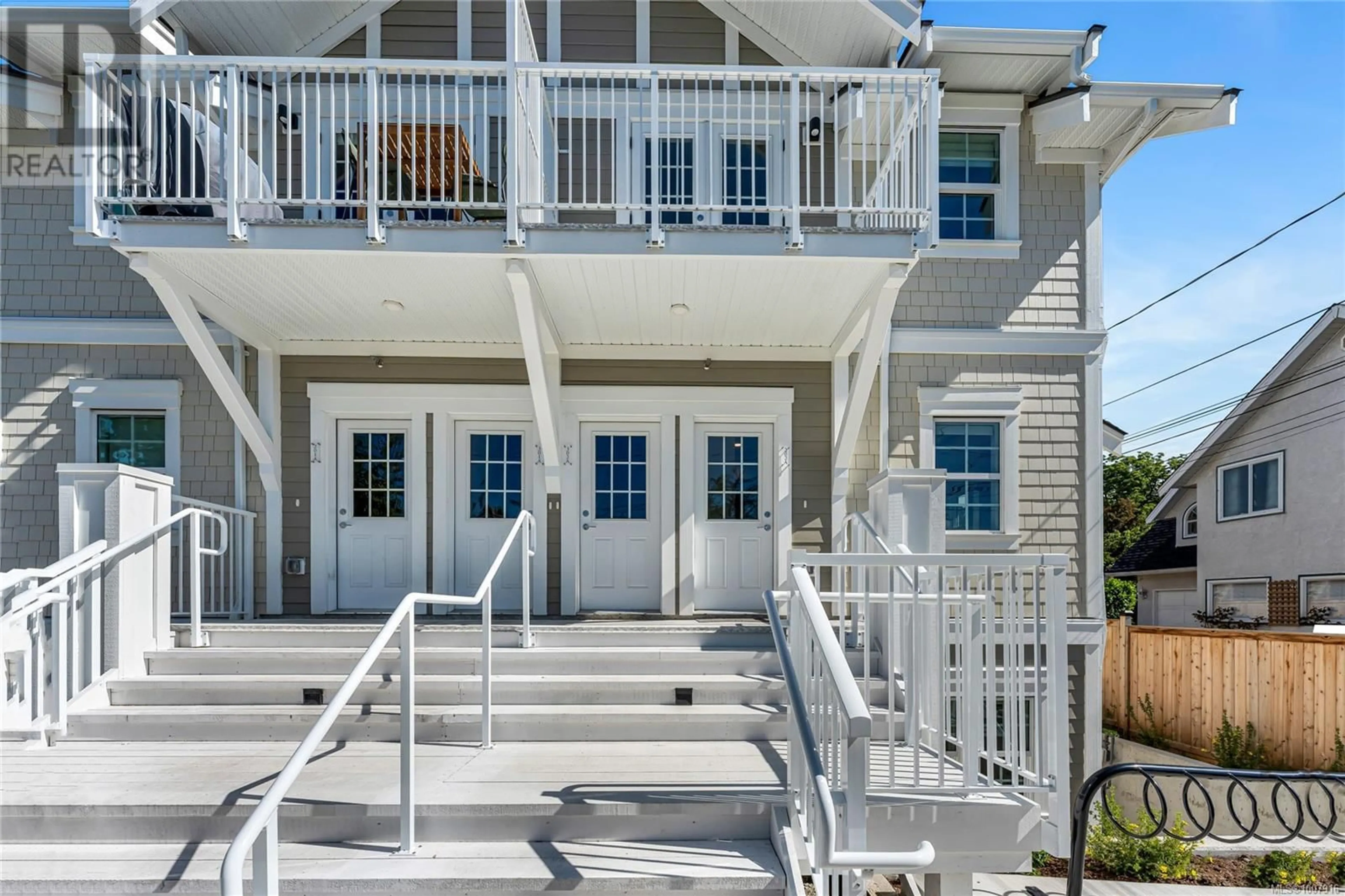 Home with vinyl exterior material, street for 202 A - 1224 RICHARDSON STREET, Victoria British Columbia V8V3E1
