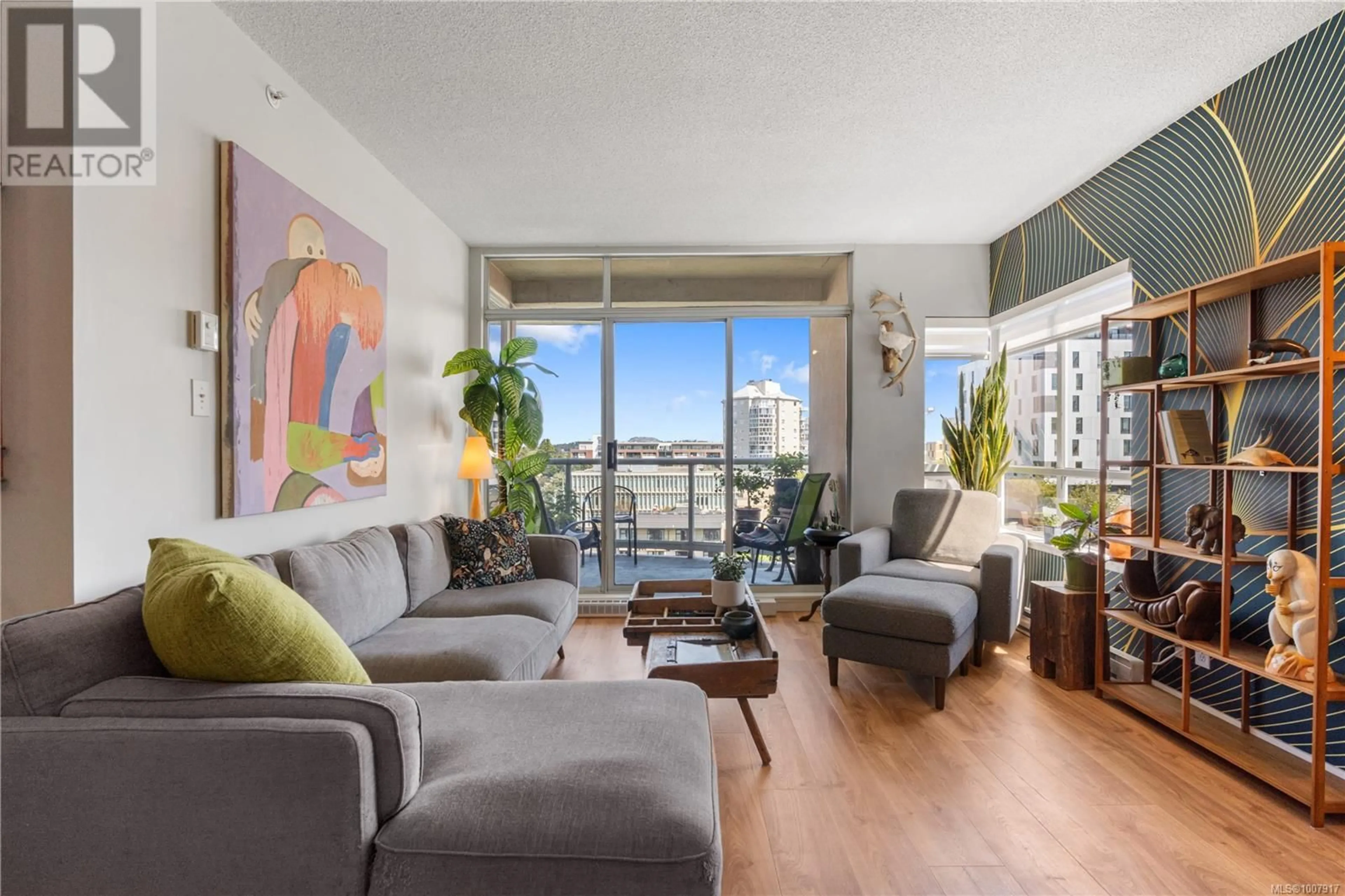 Living room with furniture, unknown for 1005 - 1010 VIEW STREET, Victoria British Columbia V8V4Y3