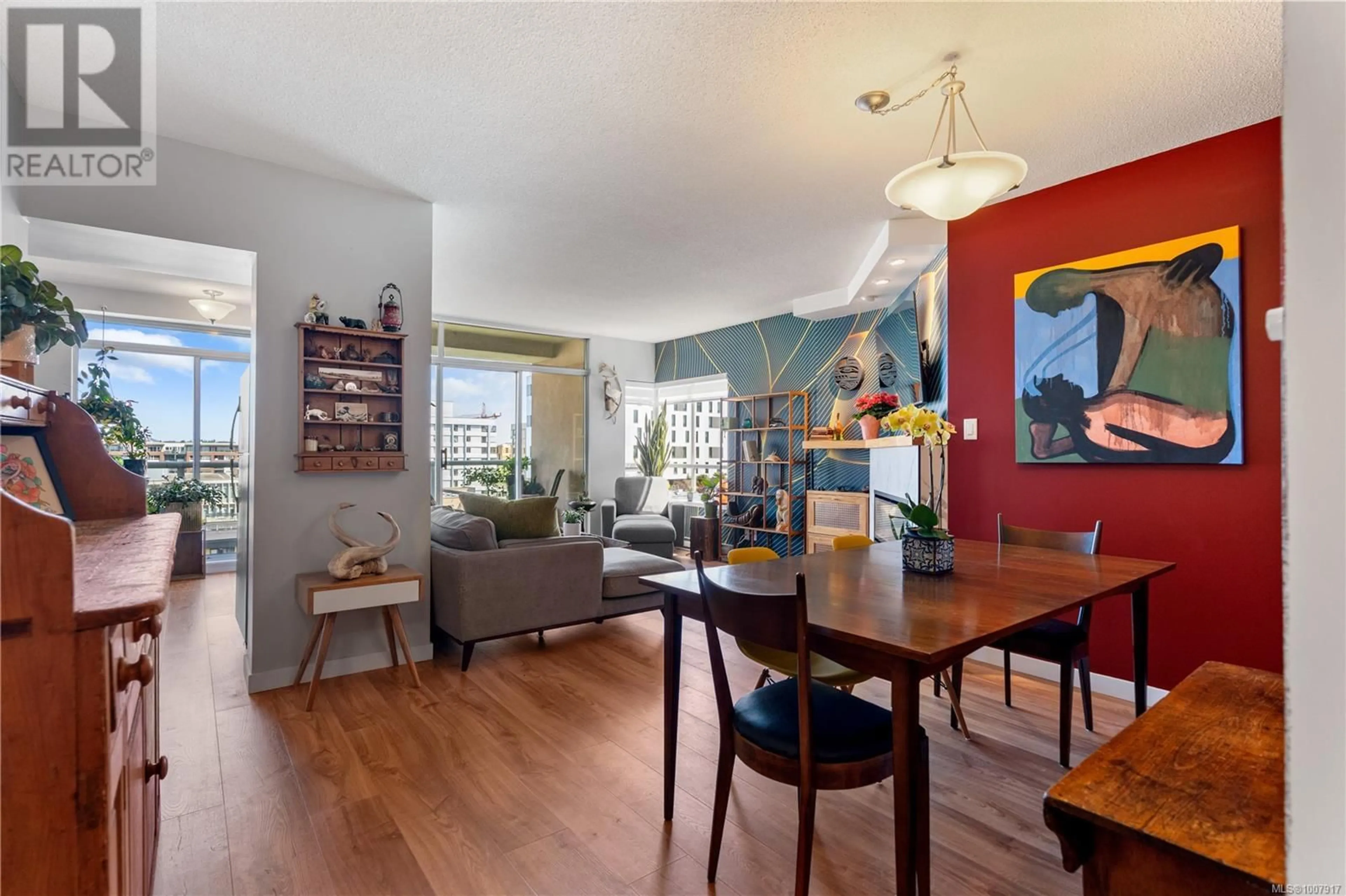 Dining room, wood/laminate floor for 1005 - 1010 VIEW STREET, Victoria British Columbia V8V4Y3