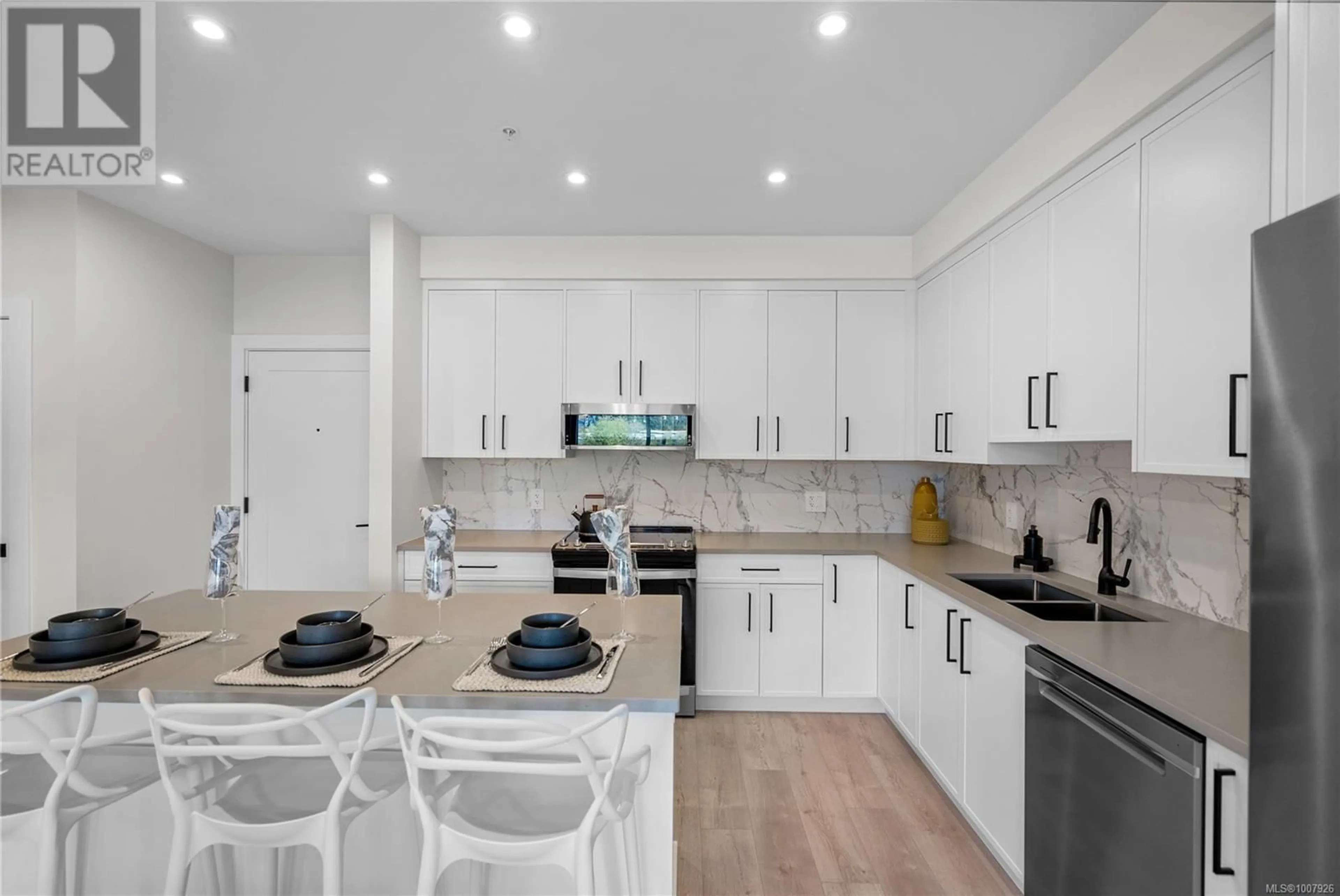 Open concept kitchen, ceramic/tile floor for 508 - 1371 GOLDSTREAM AVENUE, Langford British Columbia V9B7B4