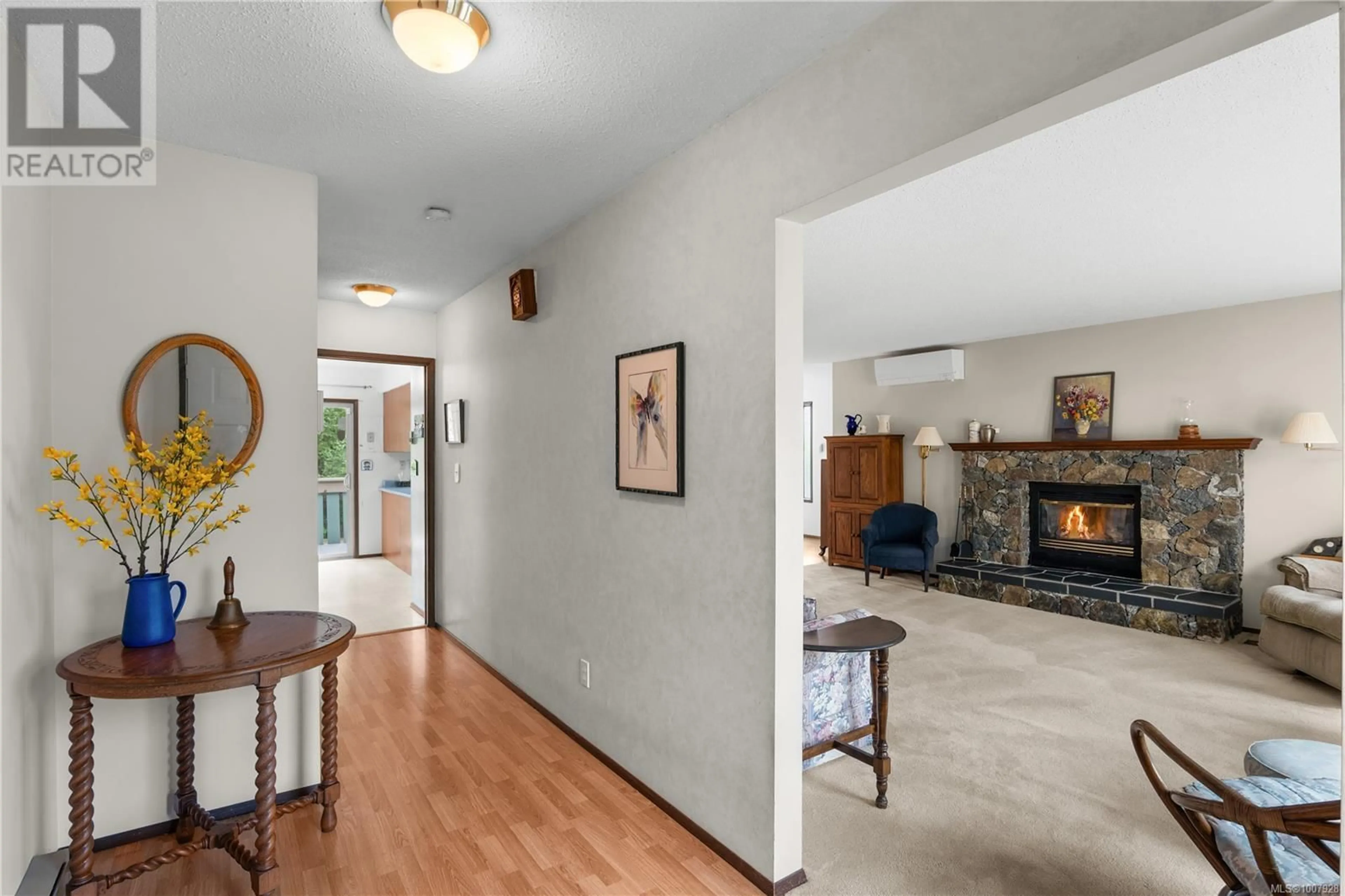 Unknown for 940 LUCAS AVENUE, Saanich British Columbia V8X4L2