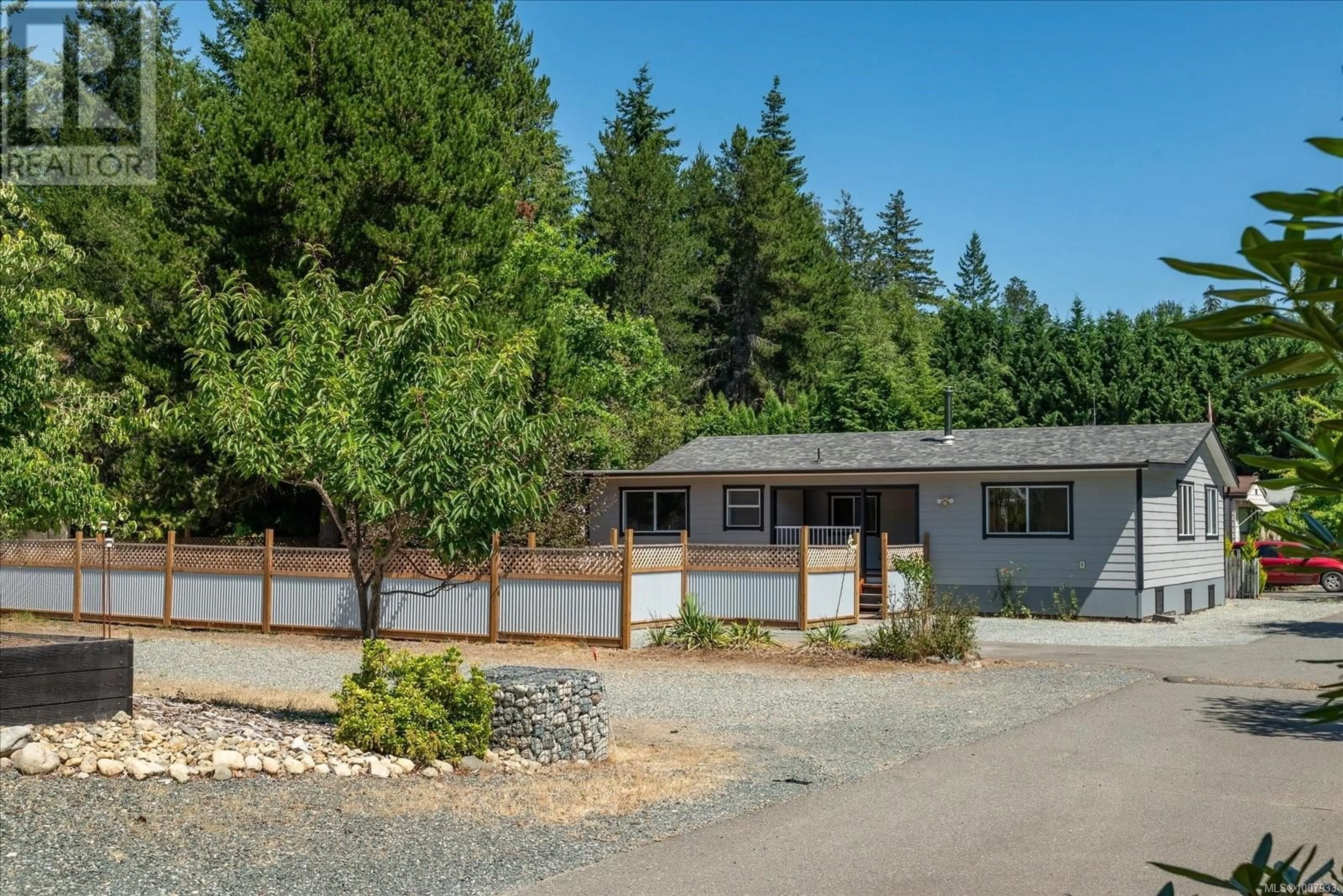 Home with vinyl exterior material, unknown for 3 - 2100 ERRINGTON ROAD, Errington British Columbia V0R1V0