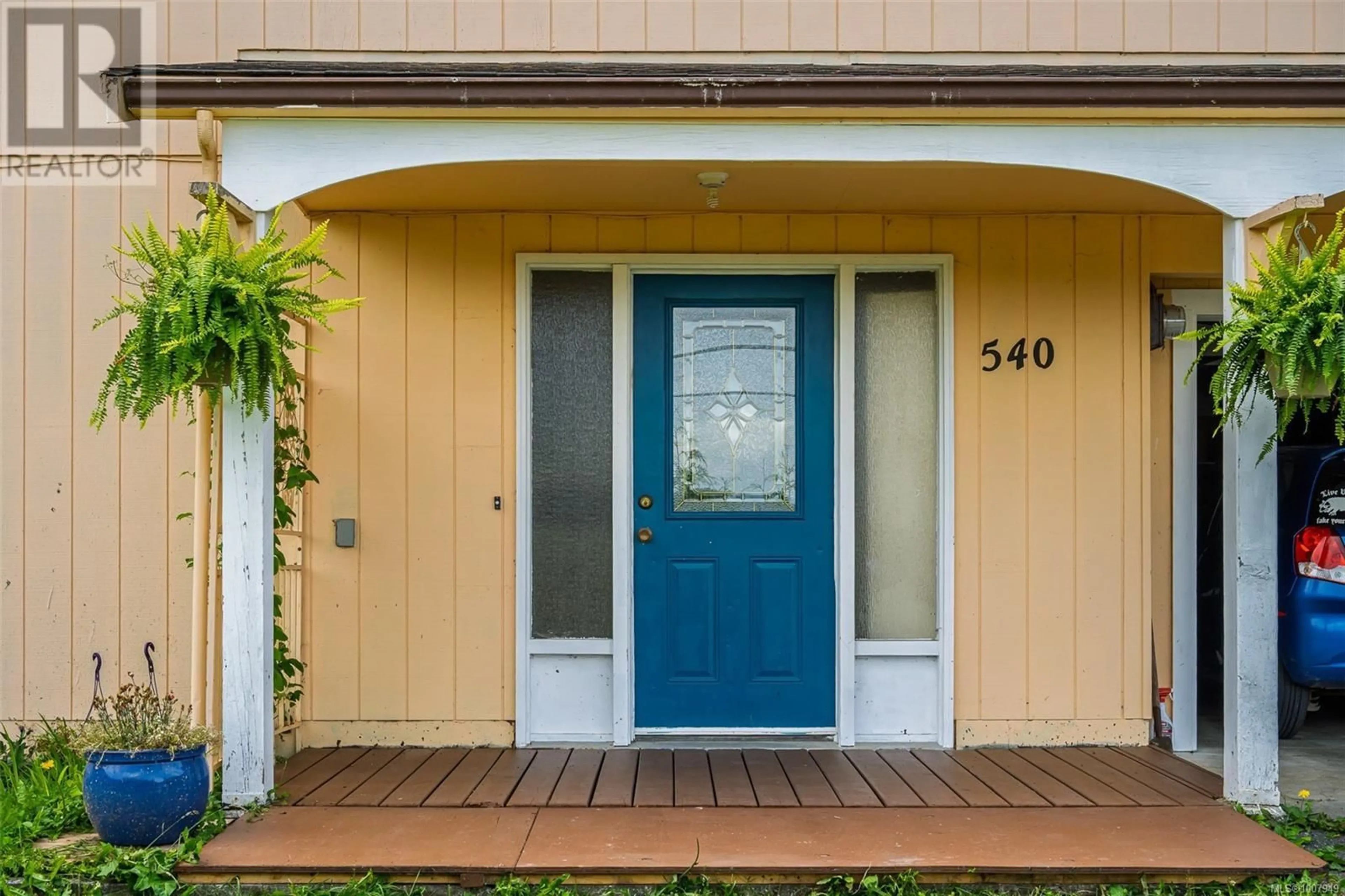Indoor entryway for 540 MACMILLAN DRIVE, Sayward British Columbia V0P1R0